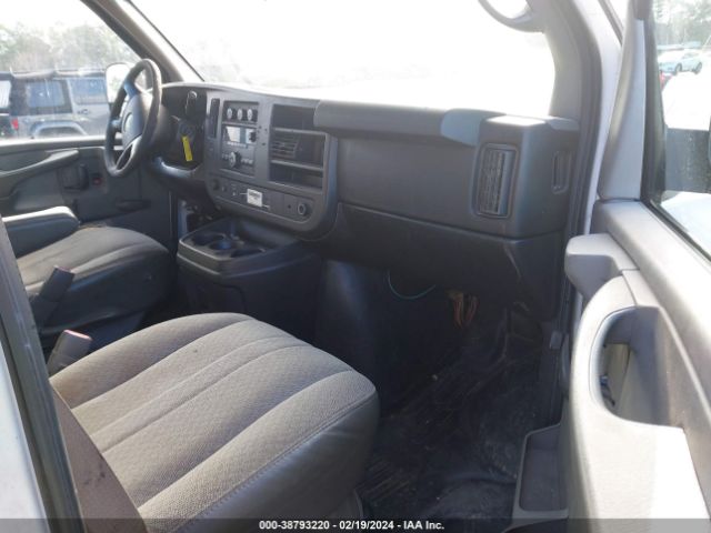 Photo 4 VIN: 1GCWGGCG8B1107687 - CHEVROLET EXPRESS 2500 