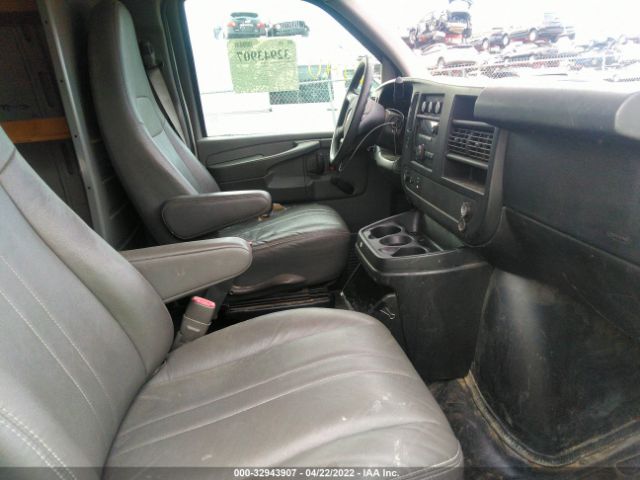 Photo 4 VIN: 1GCWGGCG9B1165355 - CHEVROLET EXPRESS CARGO VAN 