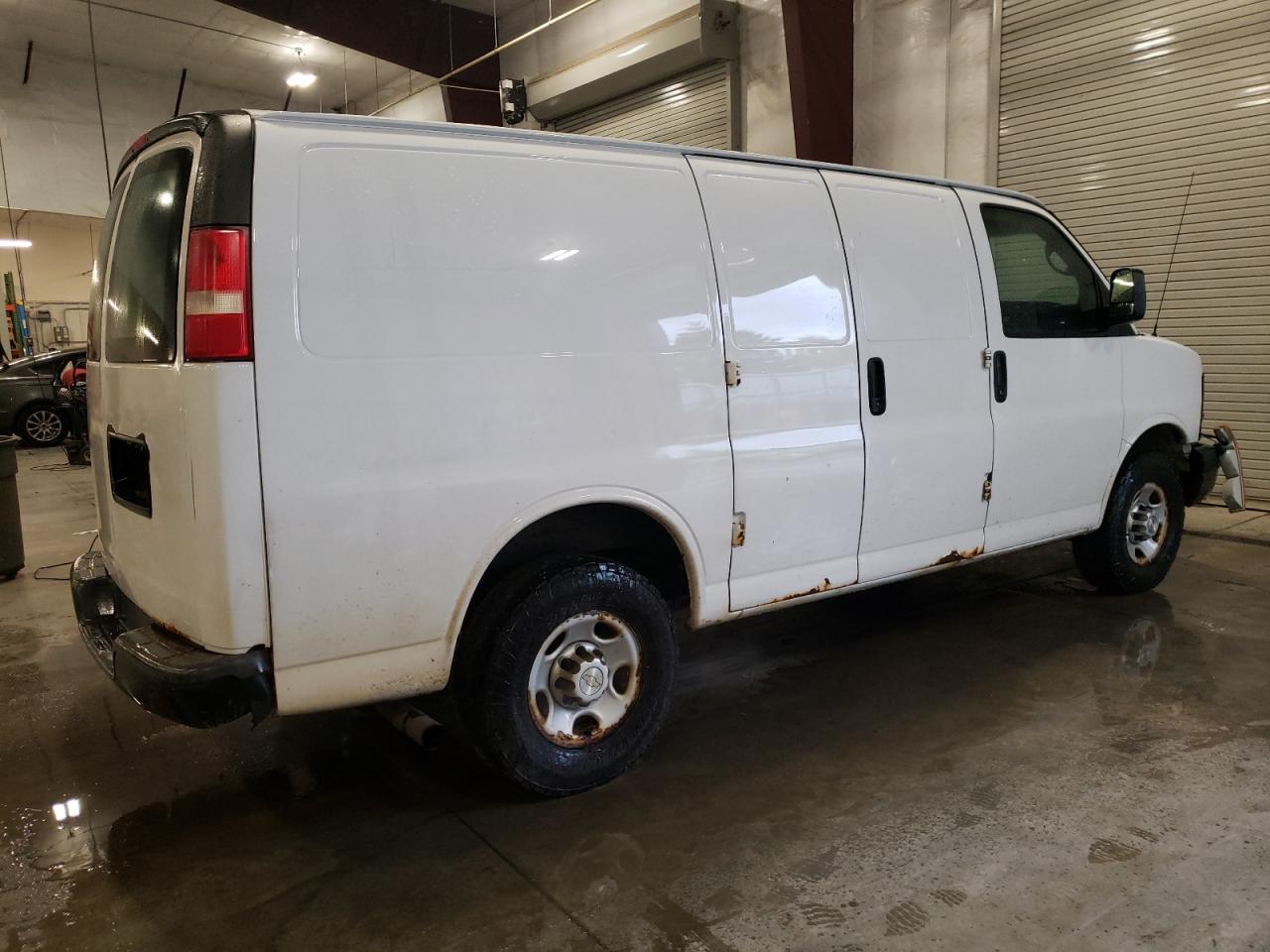 Photo 2 VIN: 1GCZGFDA3A1160832 - CHEVROLET EXPRESS 