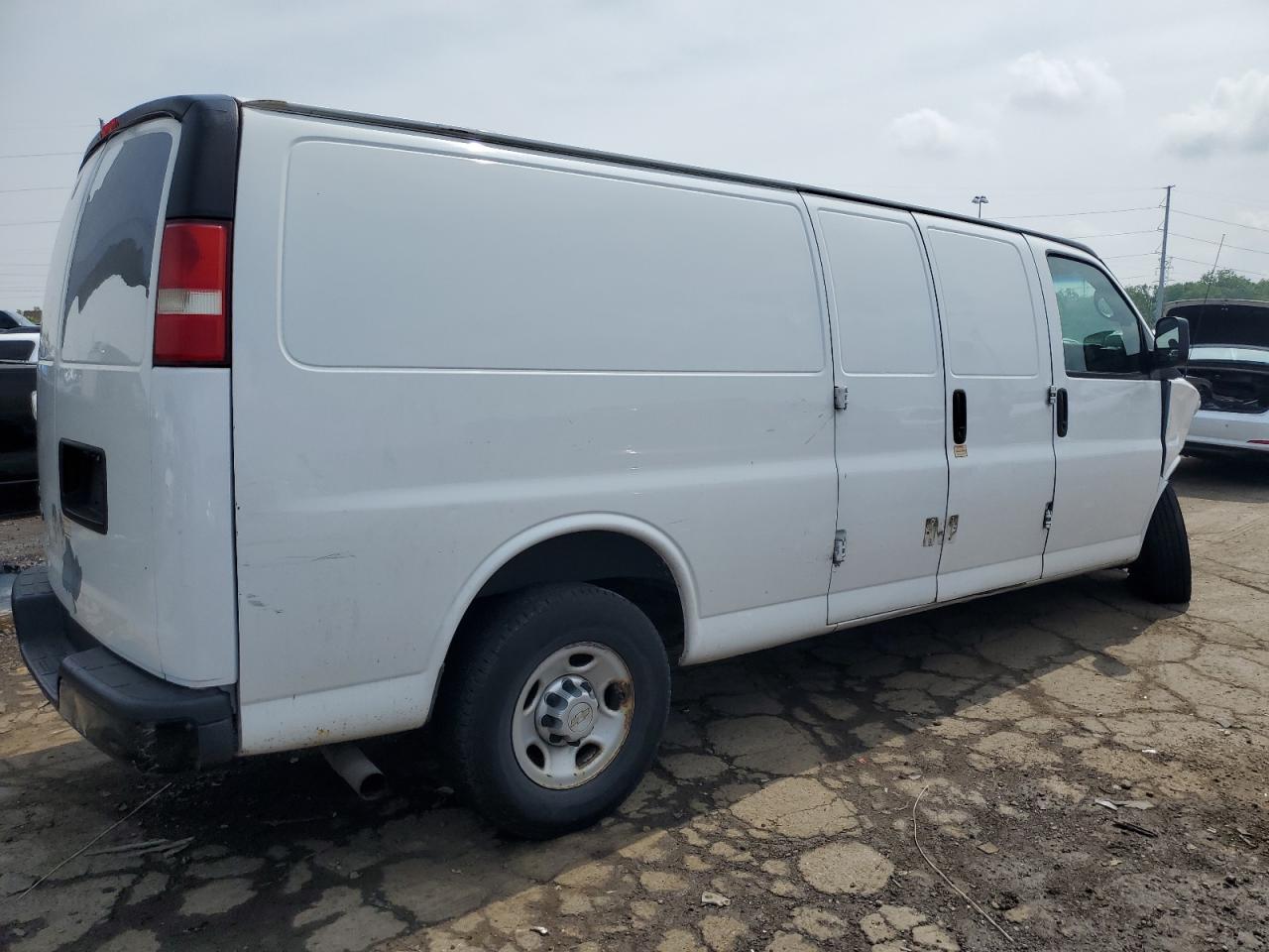 Photo 2 VIN: 1GCZGGBG0A1178816 - CHEVROLET EXPRESS 