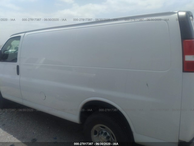 Photo 2 VIN: 1GCZGGFG0K1360026 - CHEVROLET EXPRESS CARGO VAN 