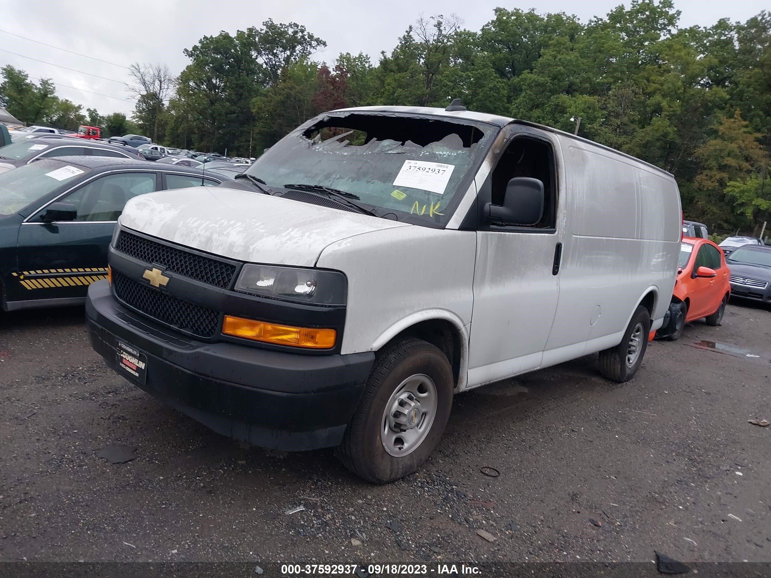 Photo 1 VIN: 1GCZGGFP4N1163381 - CHEVROLET EXPRESS 