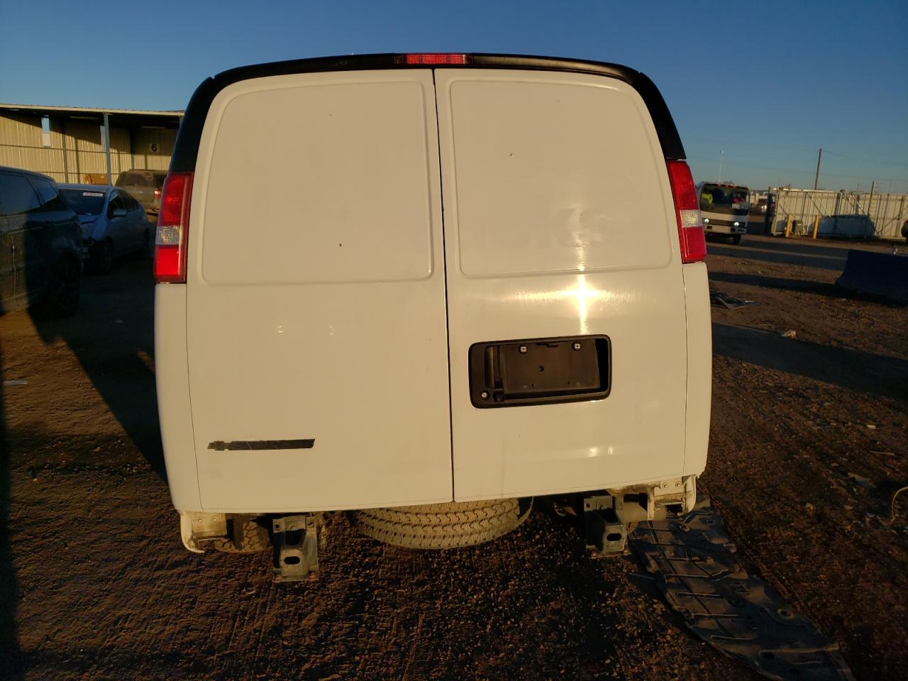 Photo 5 VIN: 1GCZGHFG2J1332247 - CHEVROLET EXPRESS 