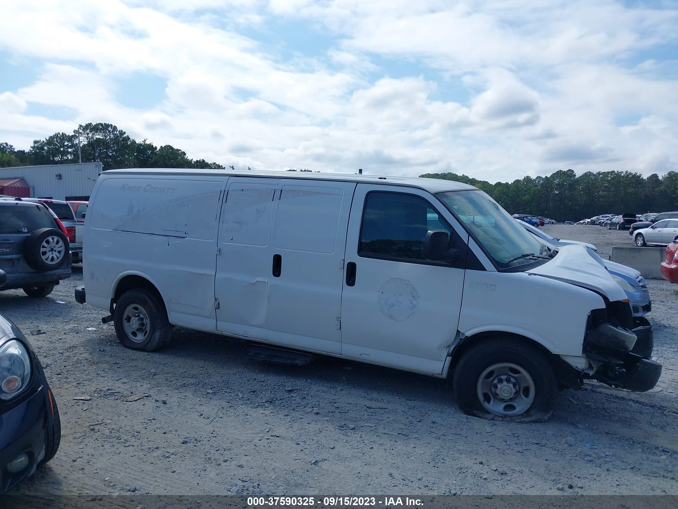 Photo 11 VIN: 1GCZGHFG9L1163251 - CHEVROLET EXPRESS 