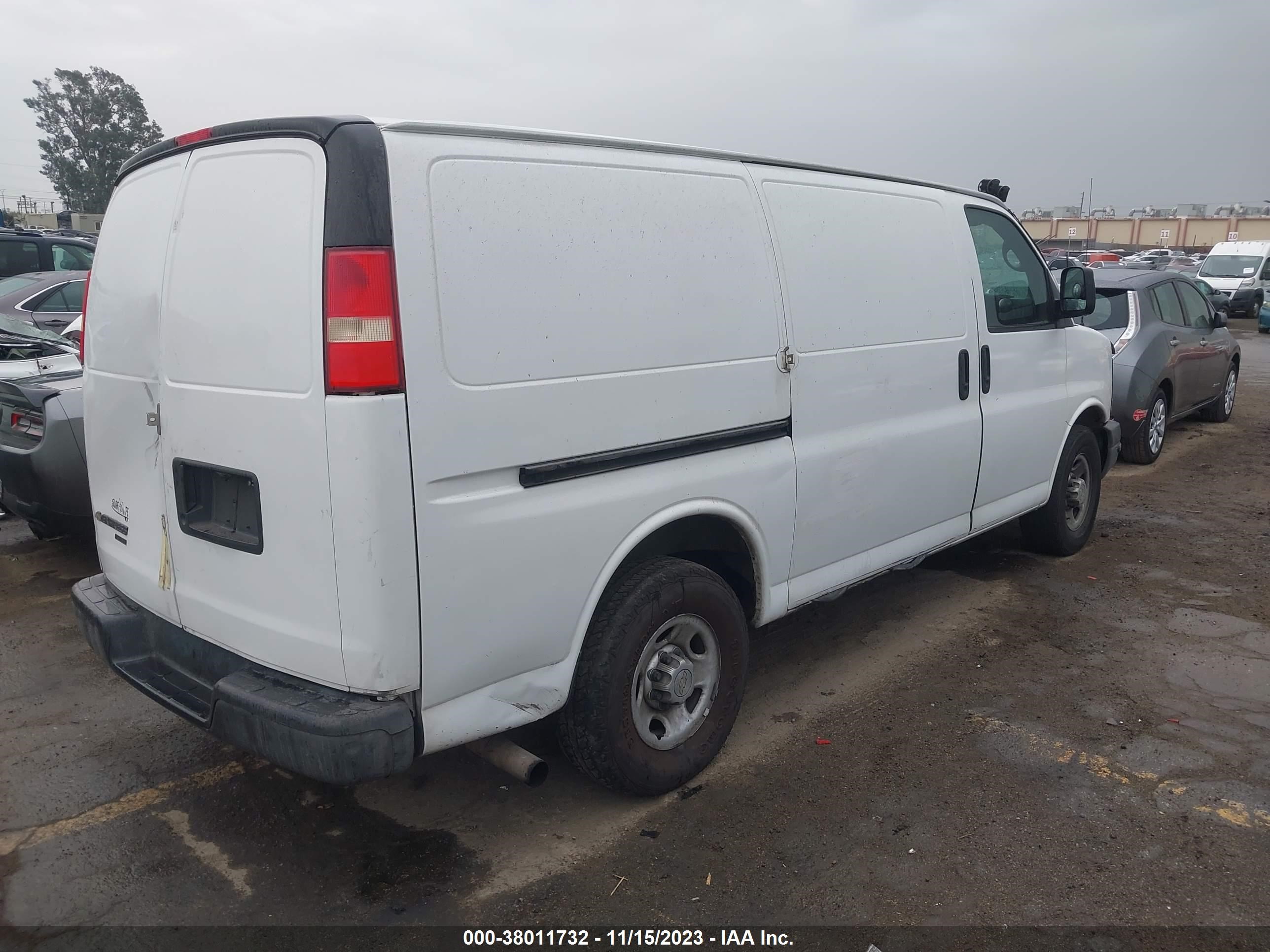 Photo 3 VIN: 1GCZGTCA5C1199375 - CHEVROLET EXPRESS 