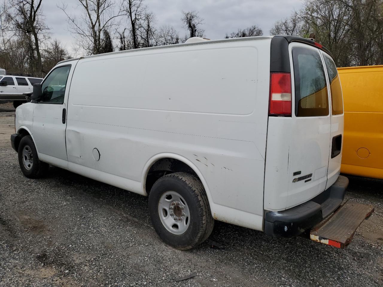 Photo 1 VIN: 1GCZGTCG5B1189545 - CHEVROLET EXPRESS 