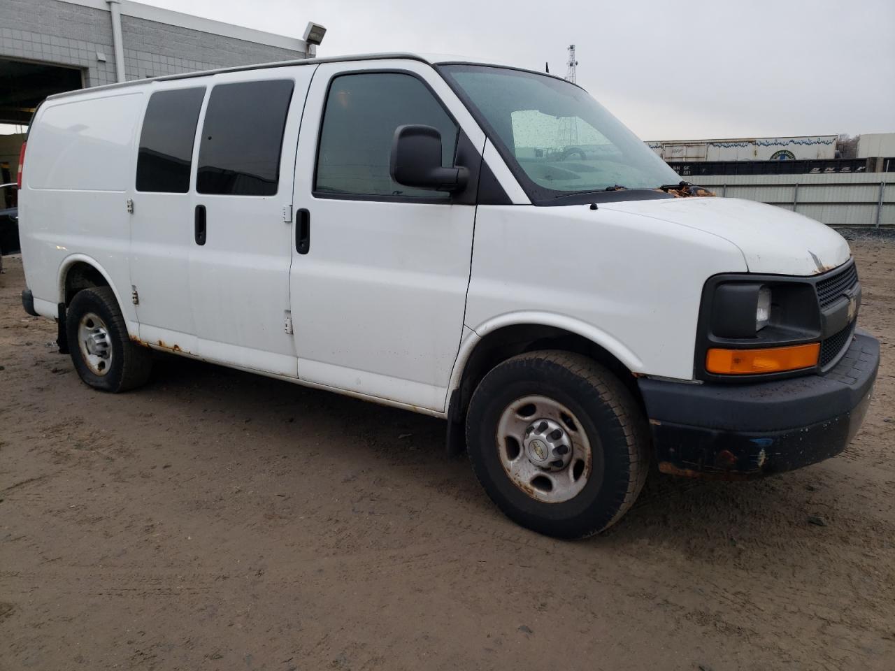 Photo 3 VIN: 1GCZGTCG9B1145368 - CHEVROLET EXPRESS 