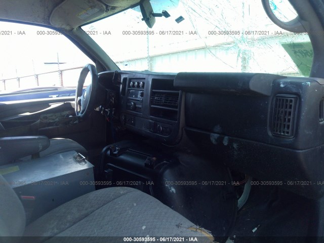 Photo 4 VIN: 1GCZGTCGXF1128083 - CHEVROLET EXPRESS CARGO VAN 