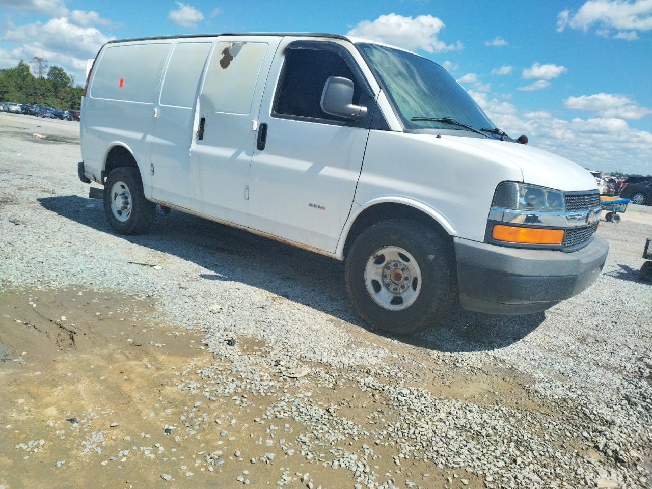 Photo 3 VIN: 1GCZGTCL6B1190460 - CHEVROLET EXPRESS 