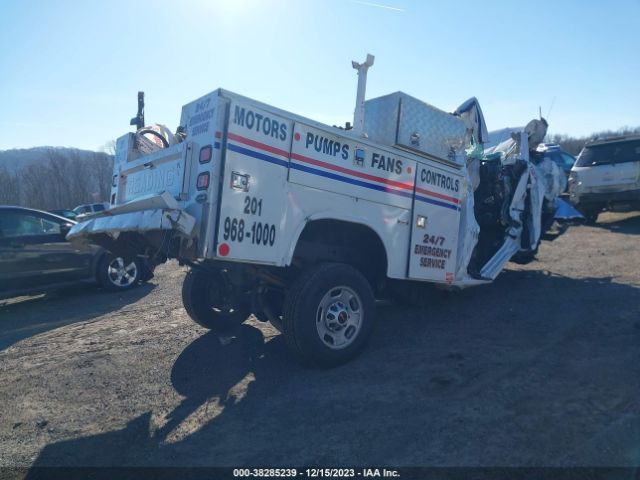 Photo 3 VIN: 1GD01REG5JZ262404 - GMC SIERRA 2500HD 