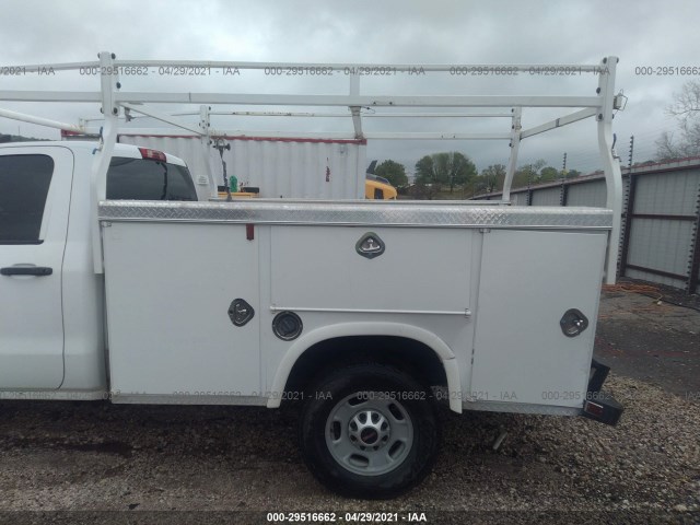 Photo 5 VIN: 1GD01REG6GZ286705 - GMC SIERRA 2500HD 