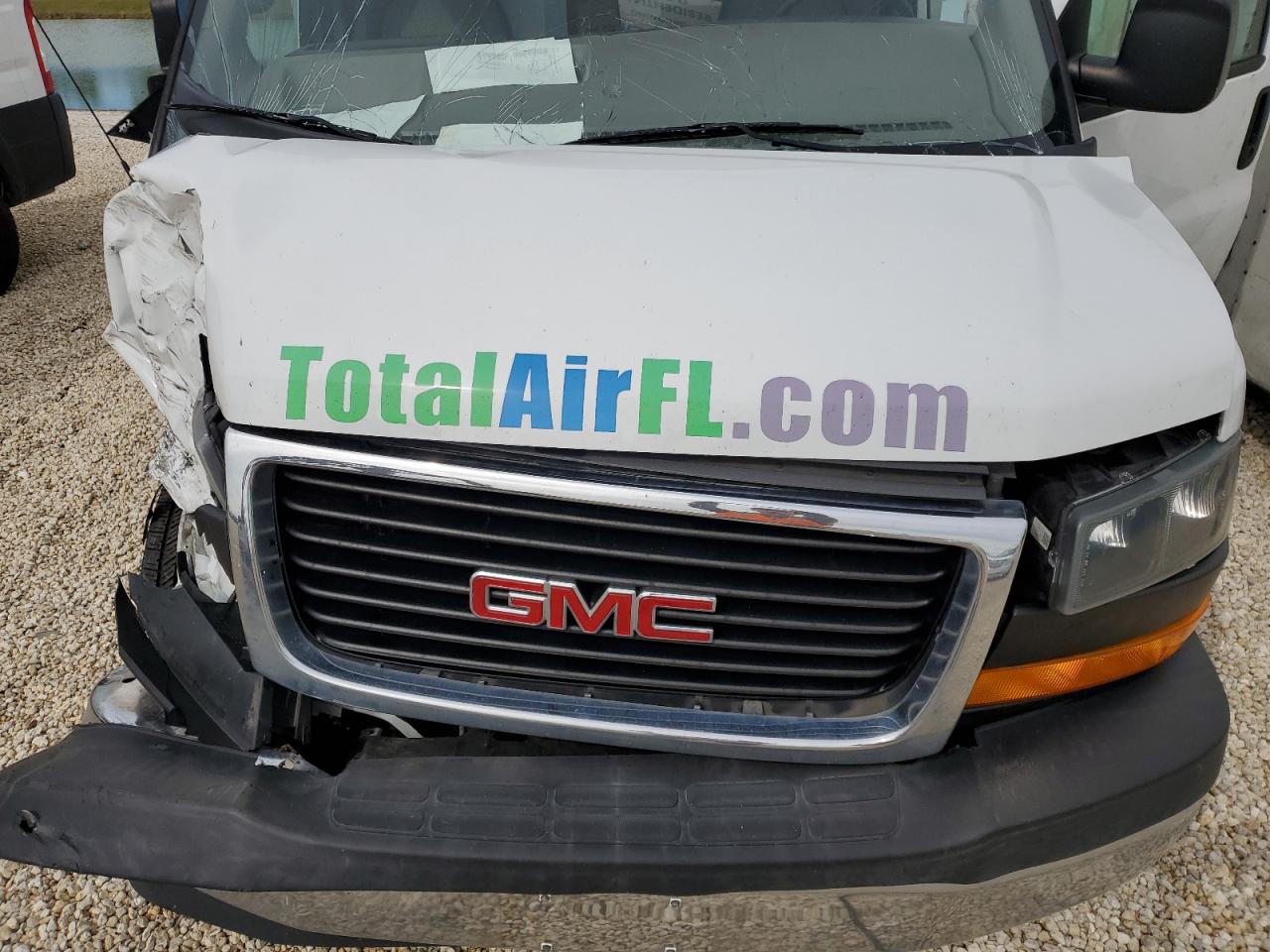 Photo 11 VIN: 1GD07RFG4J1332714 - GMC SAVANA 