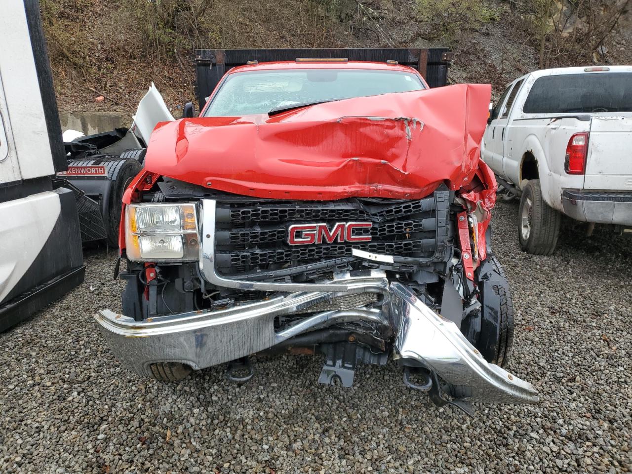 Photo 4 VIN: 1GD312CG7CF240478 - GMC SIERRA 