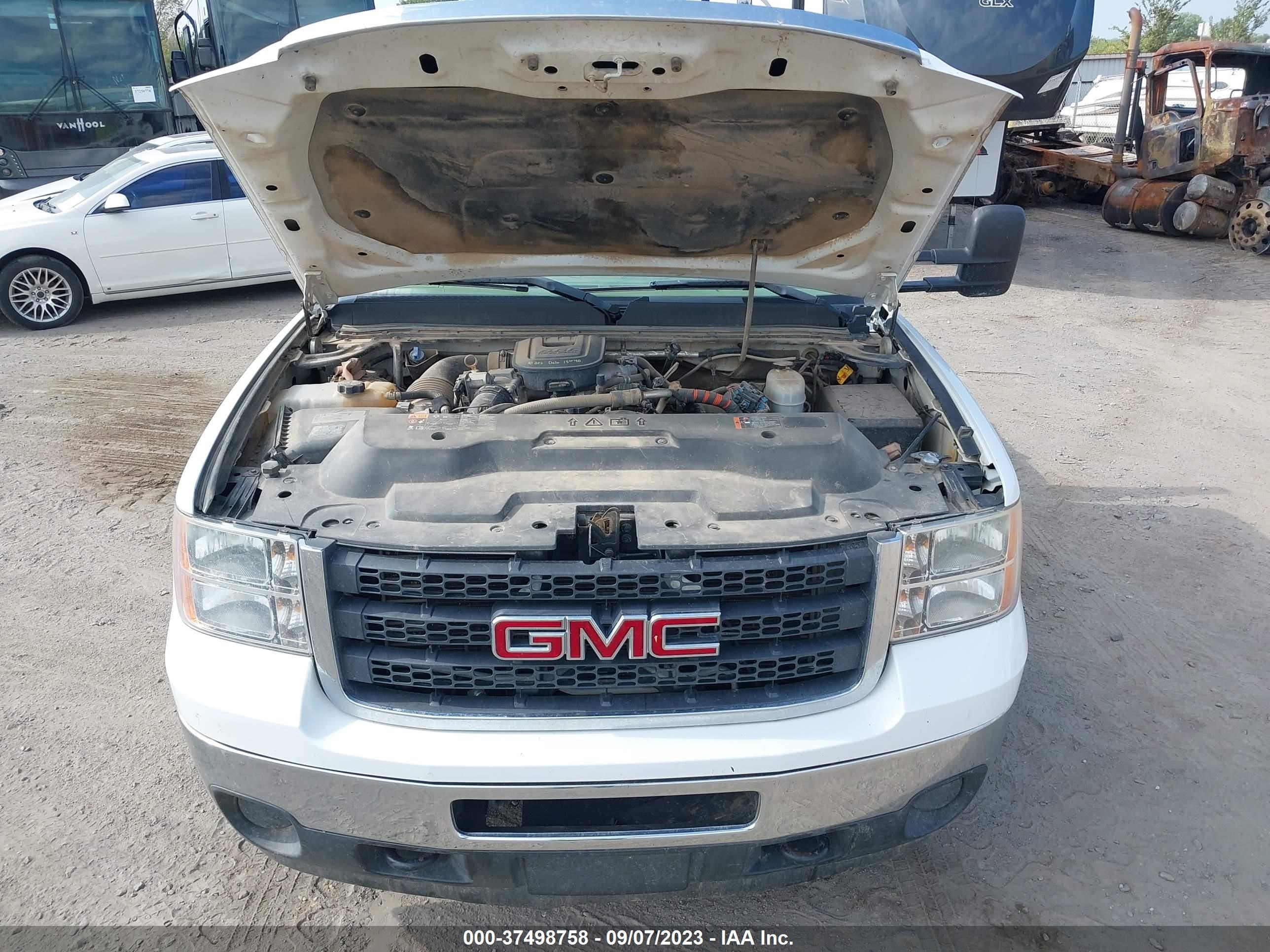 Photo 9 VIN: 1GD312CL1CF206694 - GMC NULL 