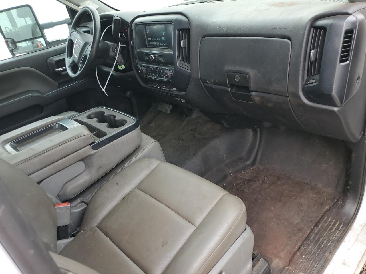 Photo 7 VIN: 1GD31TCG2KF161630 - GMC SIERRA 