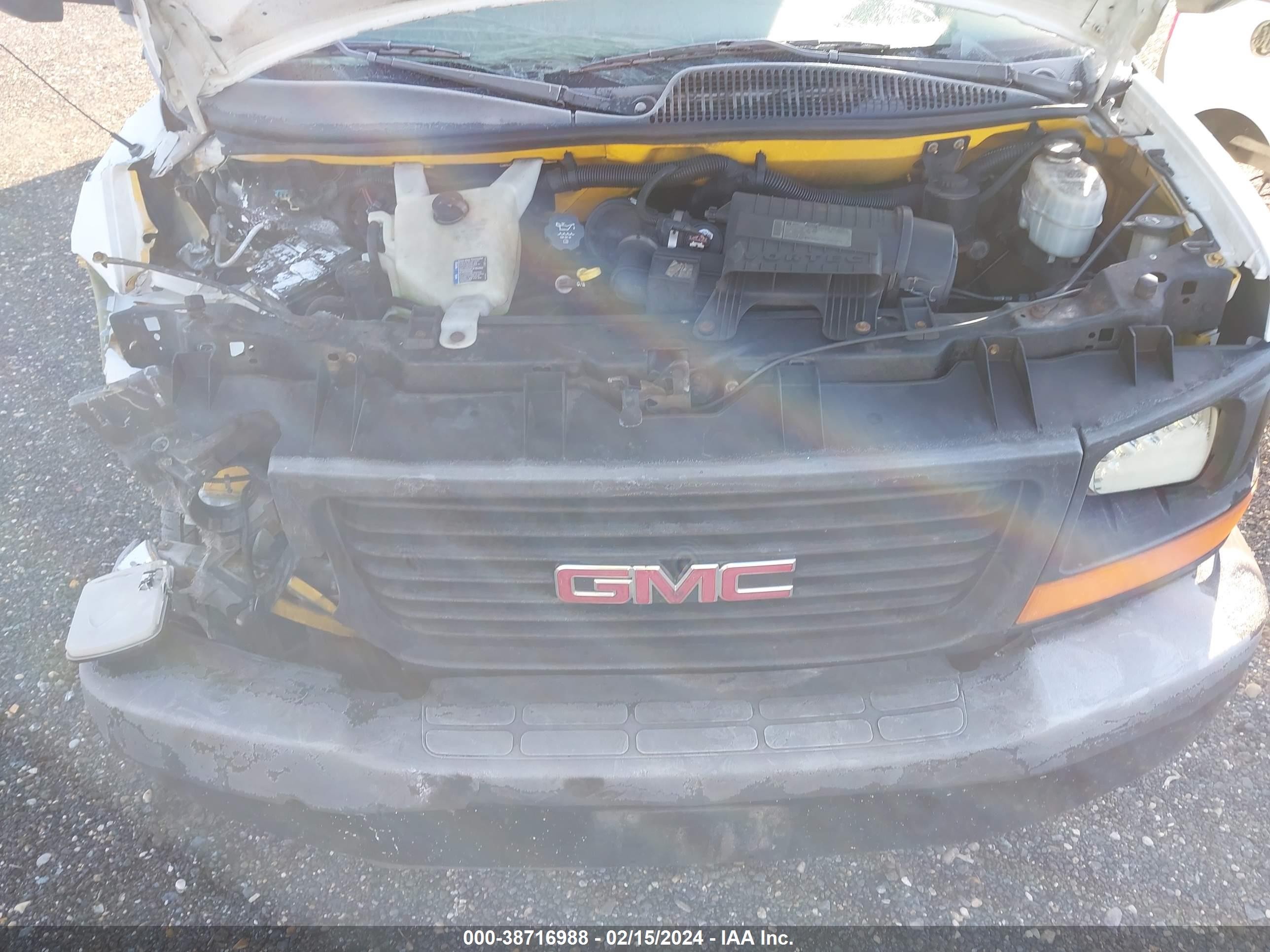 Photo 9 VIN: 1GD374CG2C1900918 - GMC NULL 