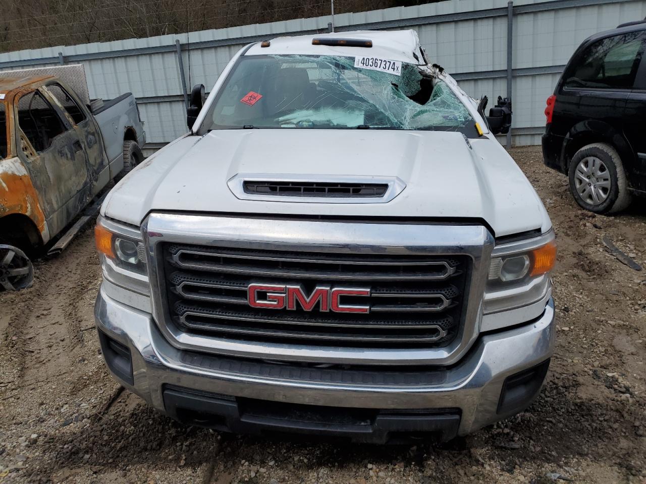 Photo 4 VIN: 1GD42TCY4KF169111 - GMC SIERRA 