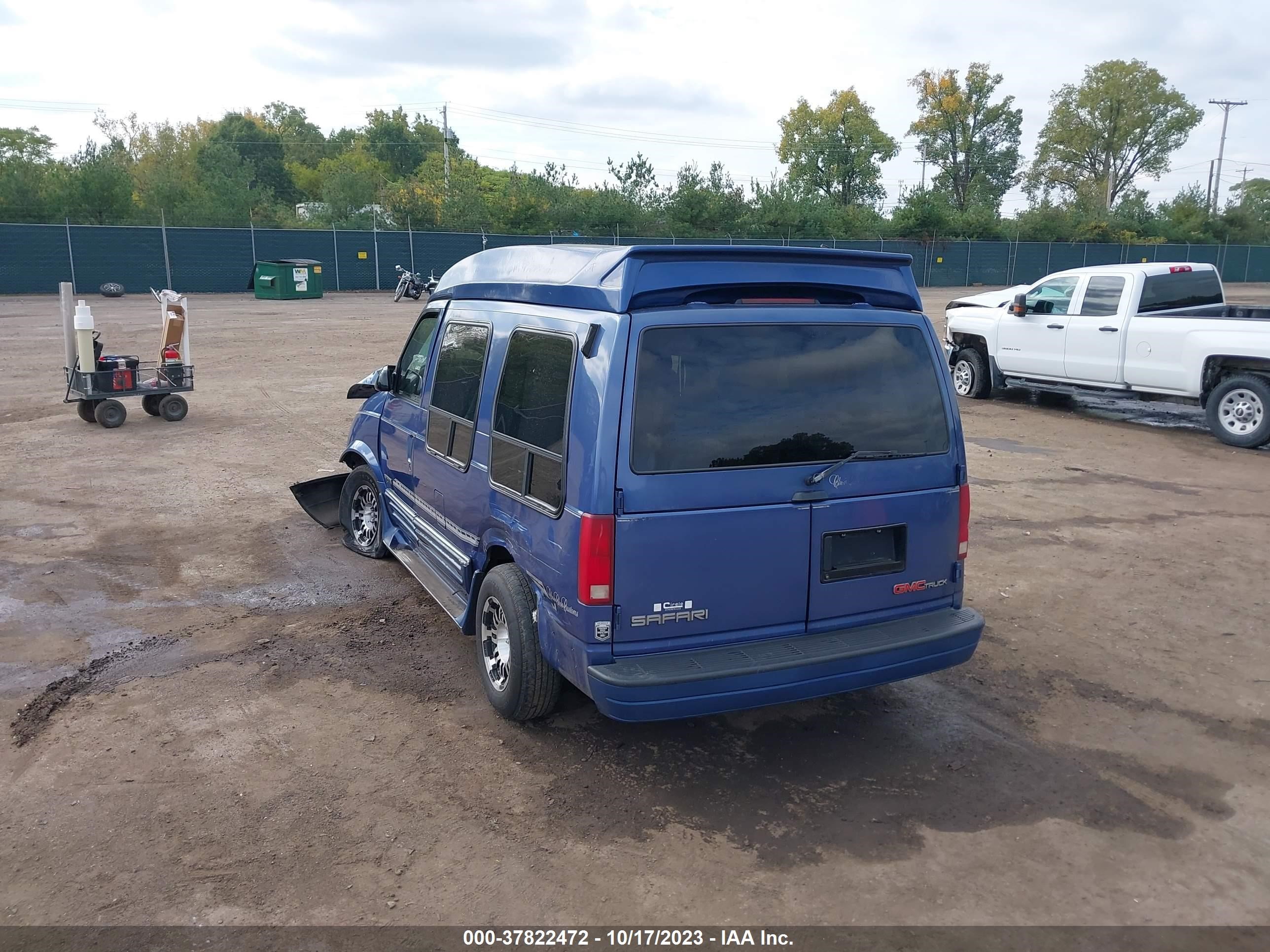 Photo 2 VIN: 1GDDM19W3VB506027 - GMC SAFARI 