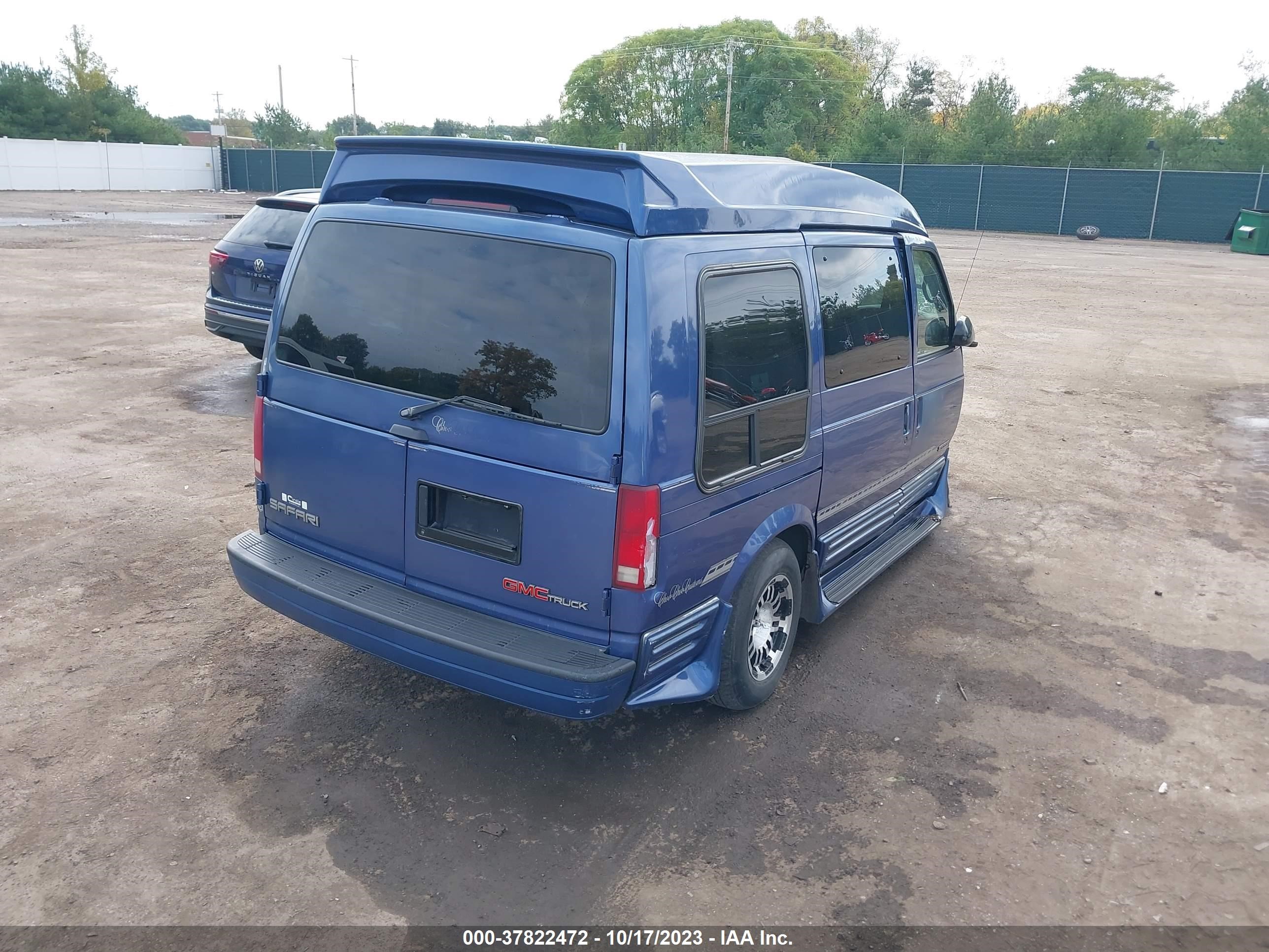 Photo 3 VIN: 1GDDM19W3VB506027 - GMC SAFARI 