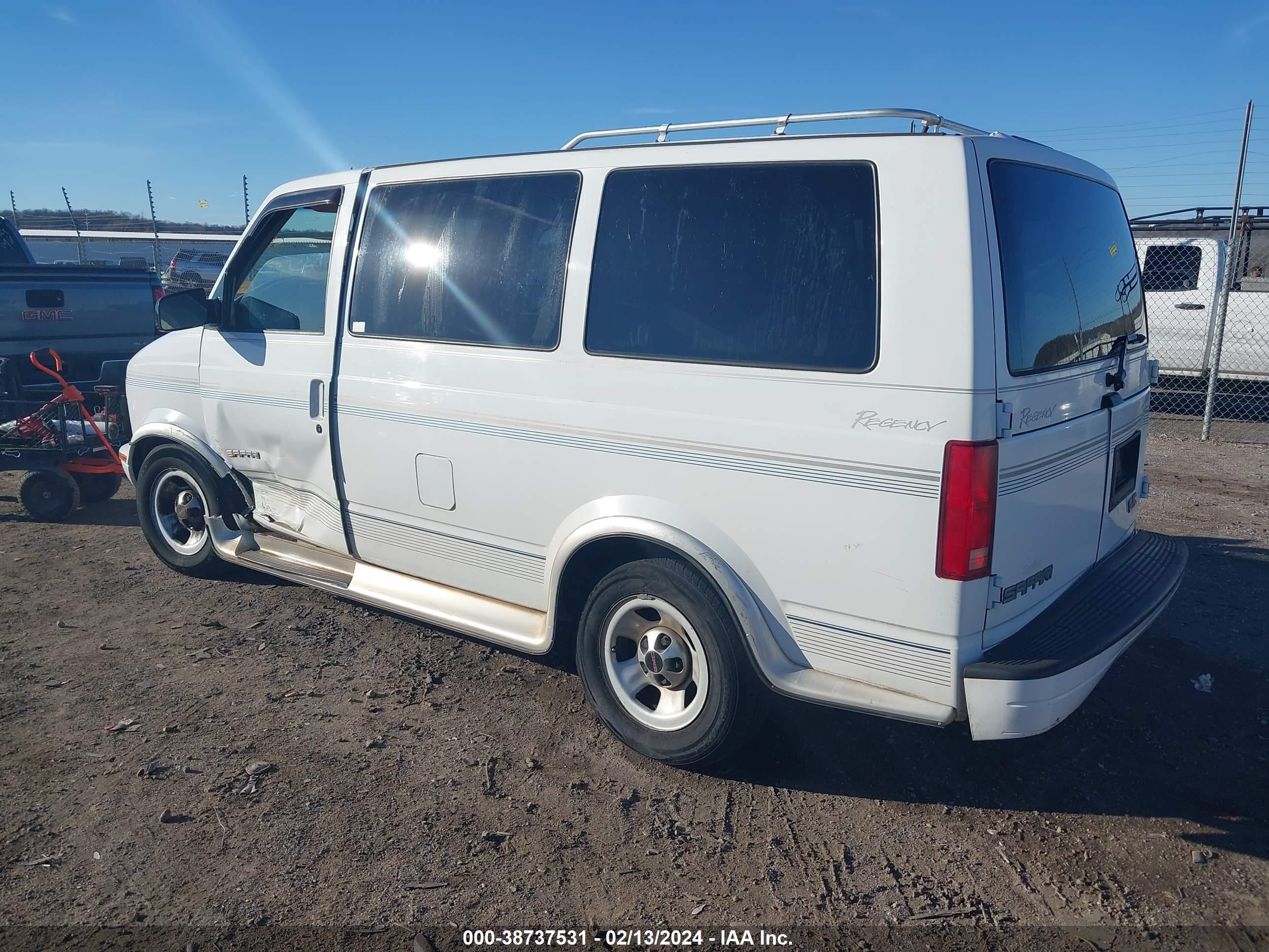 Photo 2 VIN: 1GDDM19WXXB508764 - GMC SAFARI 