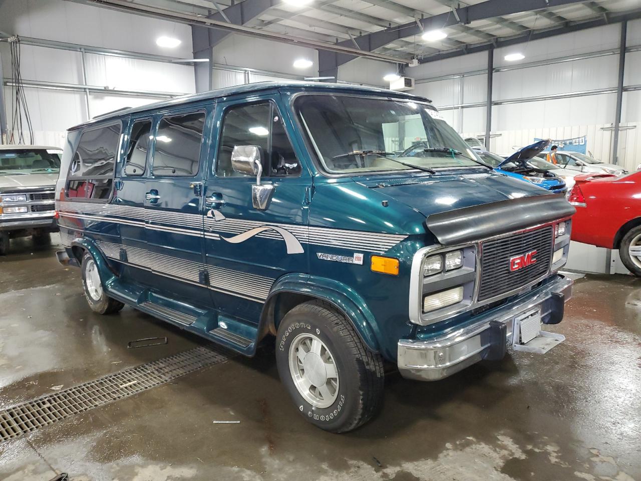 Photo 3 VIN: 1GDEG25K9SF541227 - GMC VANDURA 