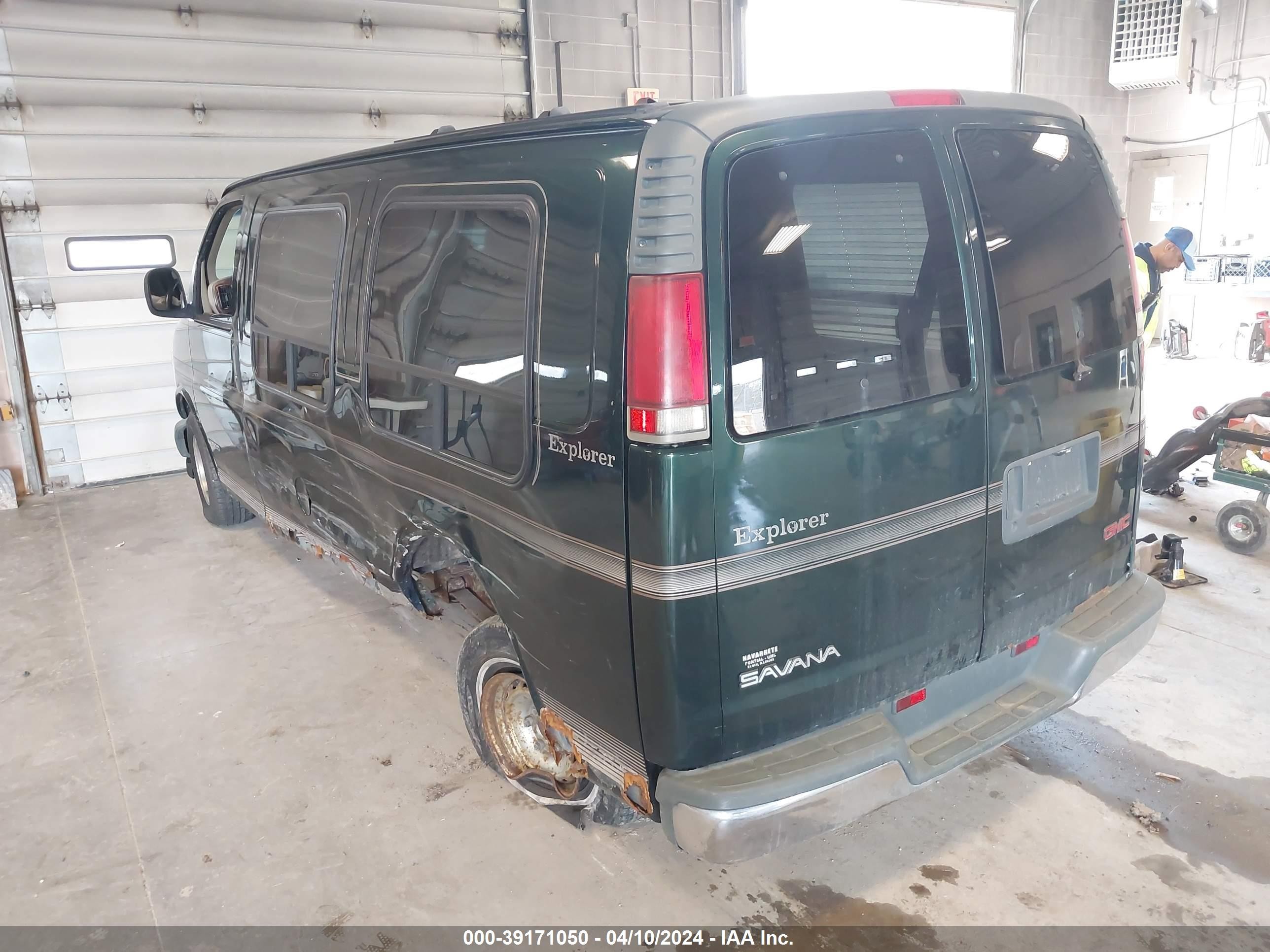 Photo 2 VIN: 1GDFG15M511219146 - GMC SAVANA 