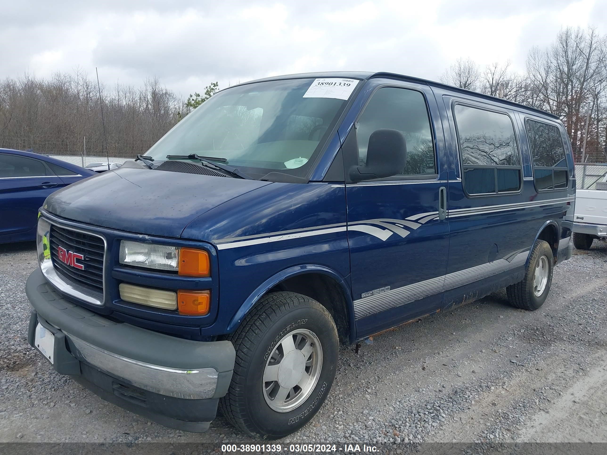 Photo 1 VIN: 1GDFG15R211233307 - GMC SAVANA 