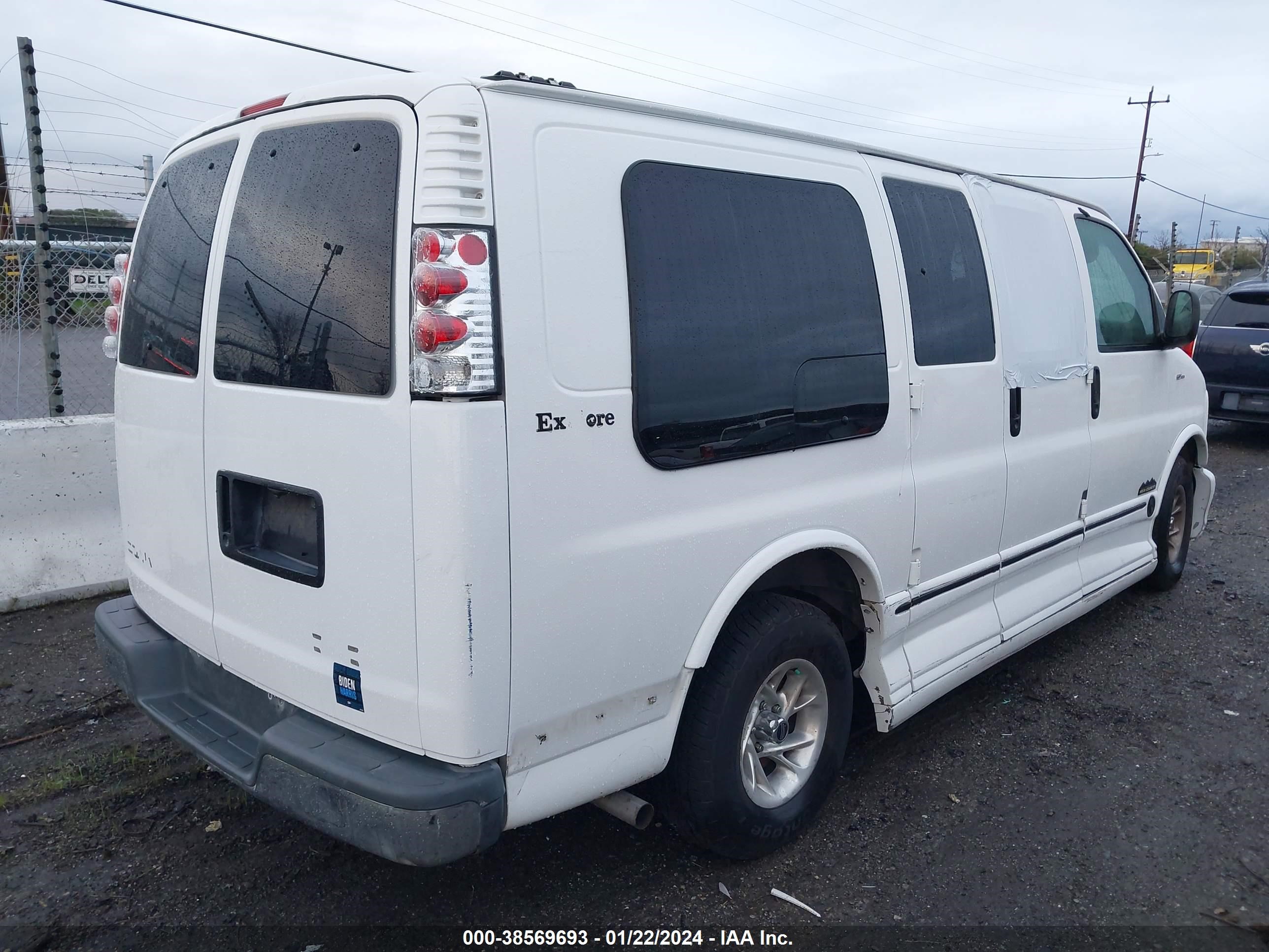 Photo 3 VIN: 1GDFG15R311103441 - GMC SAVANA 