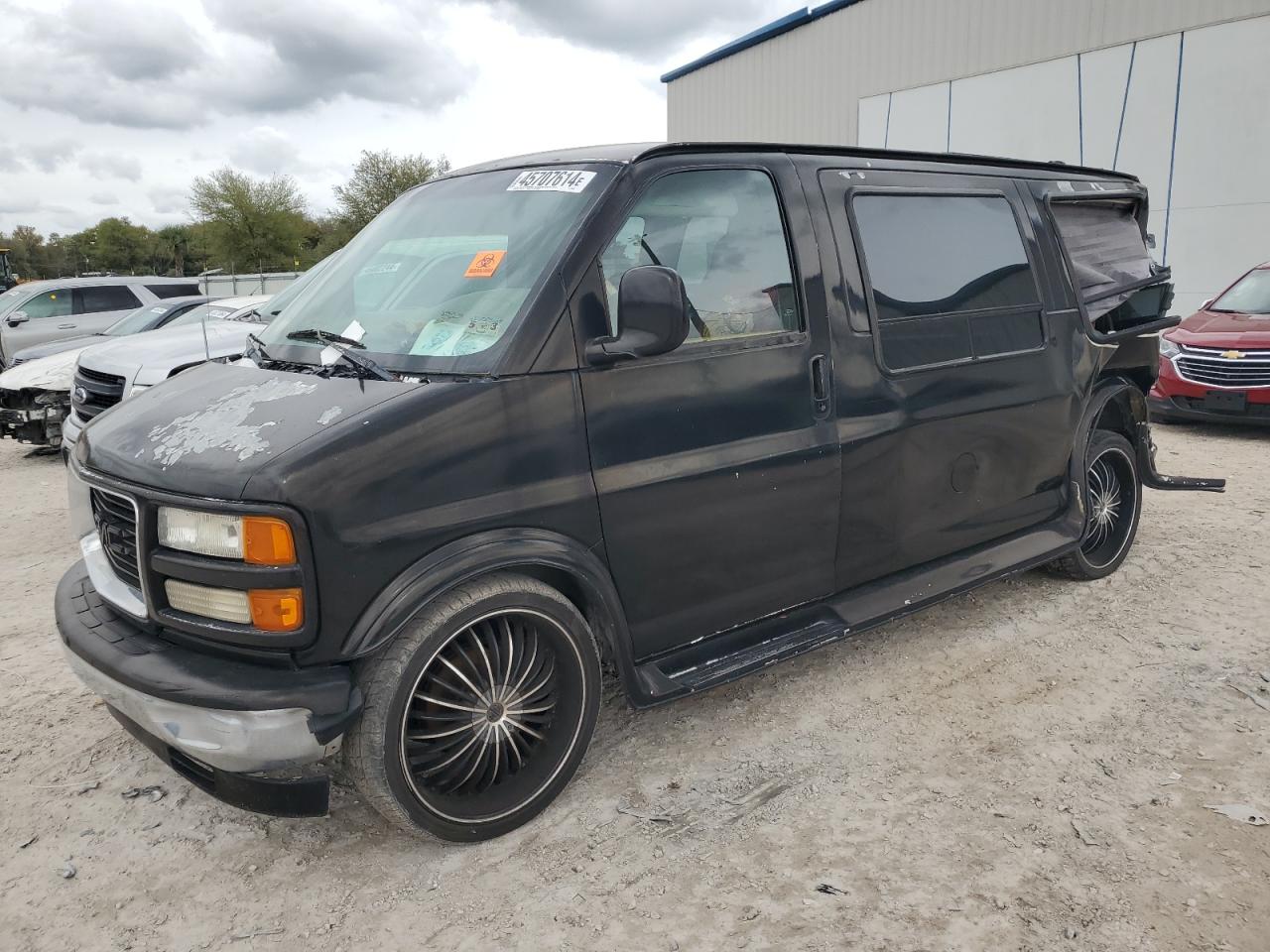 Photo 0 VIN: 1GDFG15R4V1046656 - GMC SAVANA 