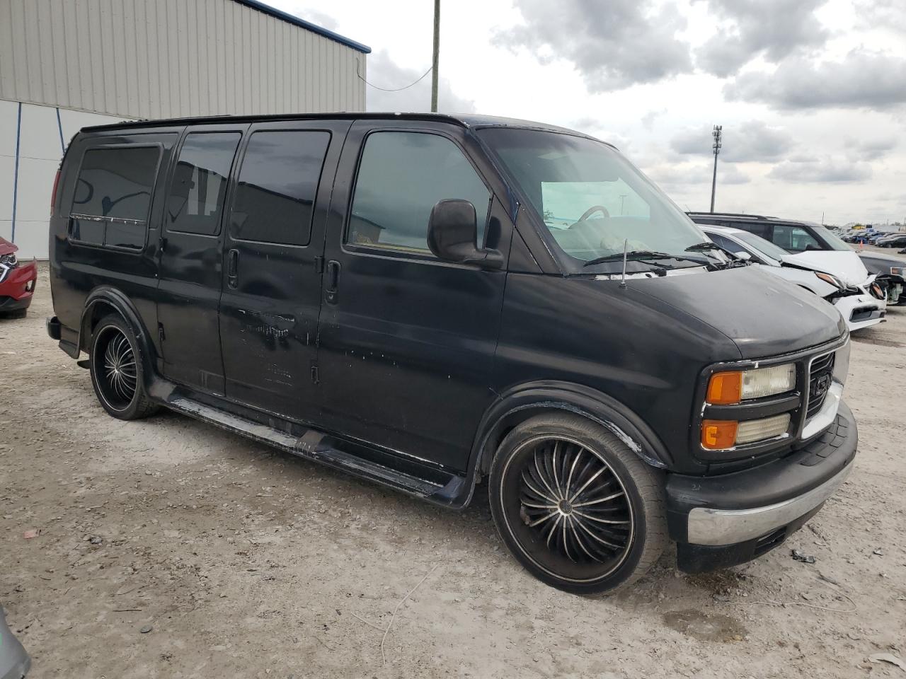 Photo 3 VIN: 1GDFG15R4V1046656 - GMC SAVANA 