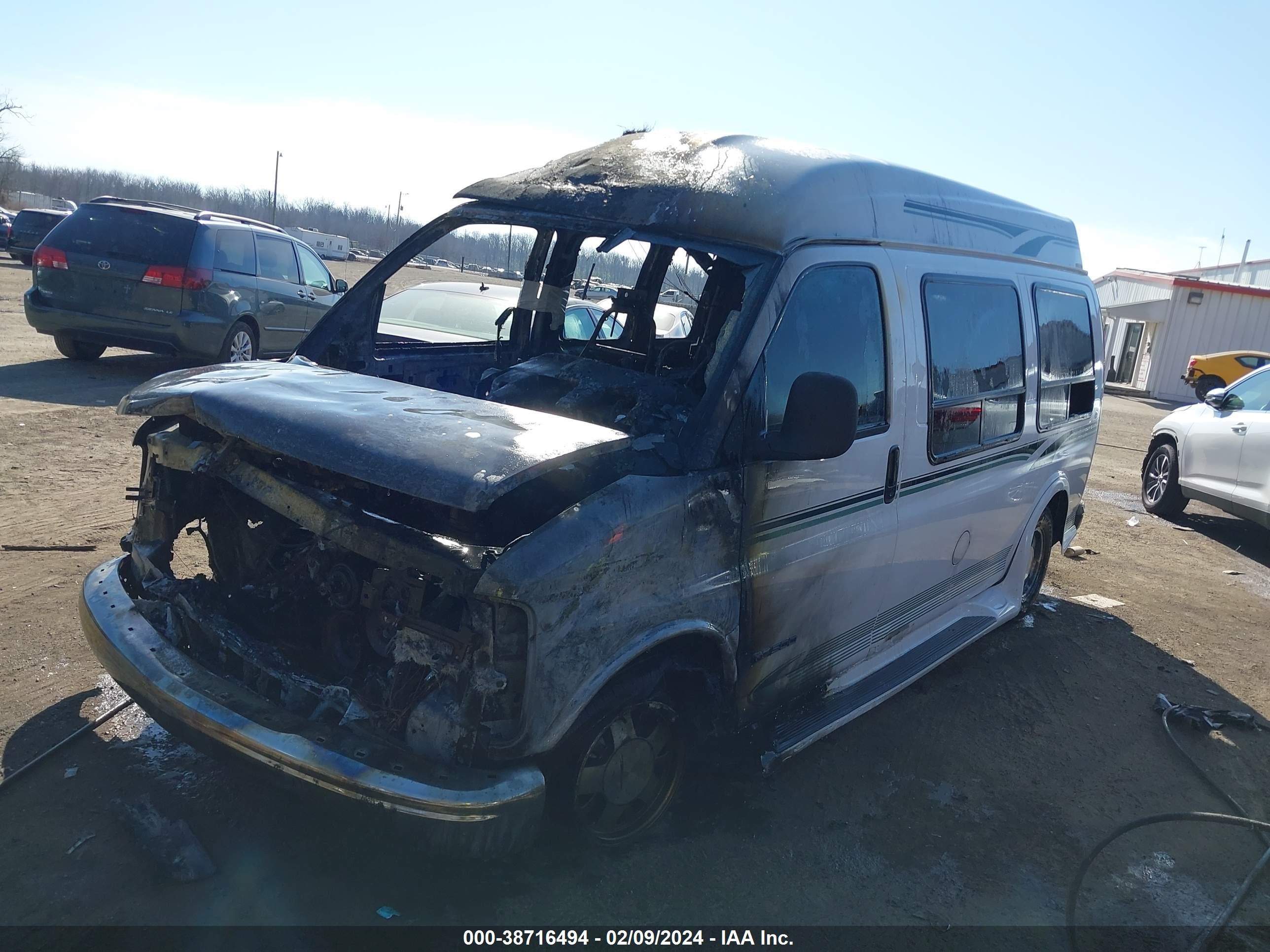 Photo 1 VIN: 1GDFG15R5V1086342 - GMC SAVANA 