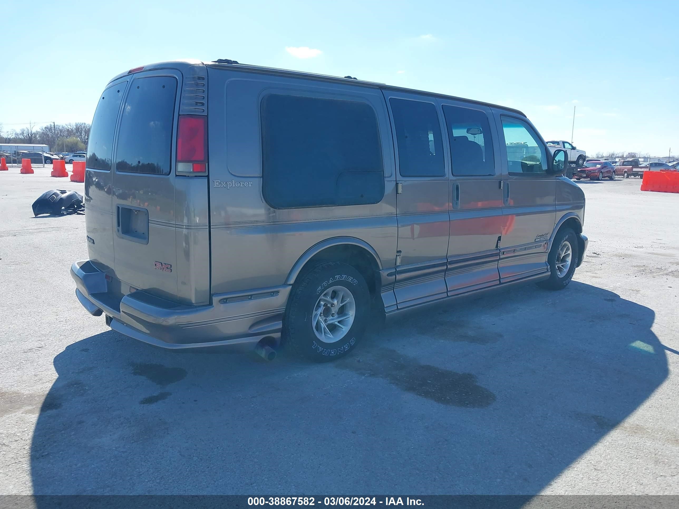 Photo 3 VIN: 1GDFG15R921120052 - GMC SAVANA 