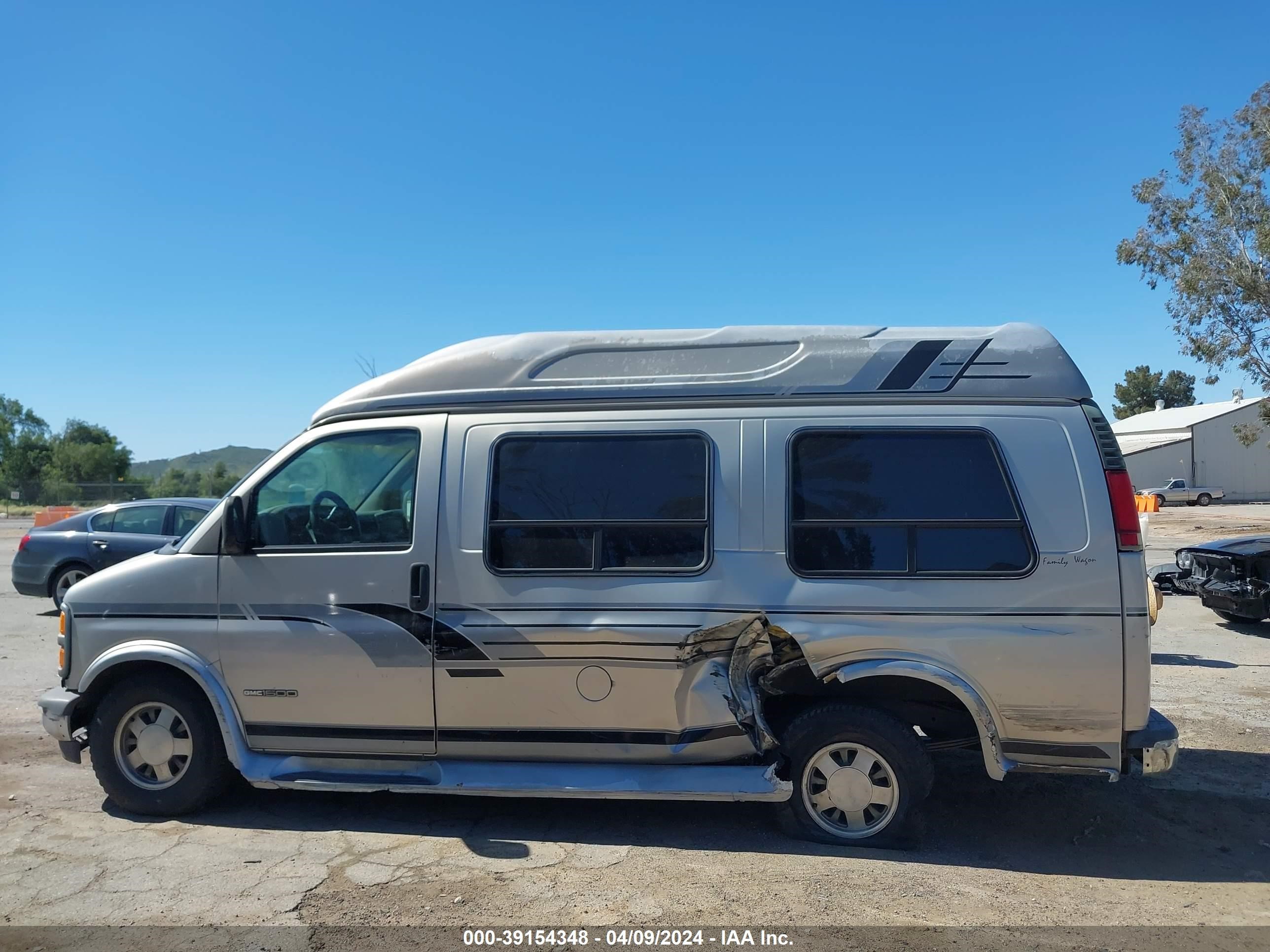 Photo 13 VIN: 1GDFG15R9W1081808 - GMC SAVANA 