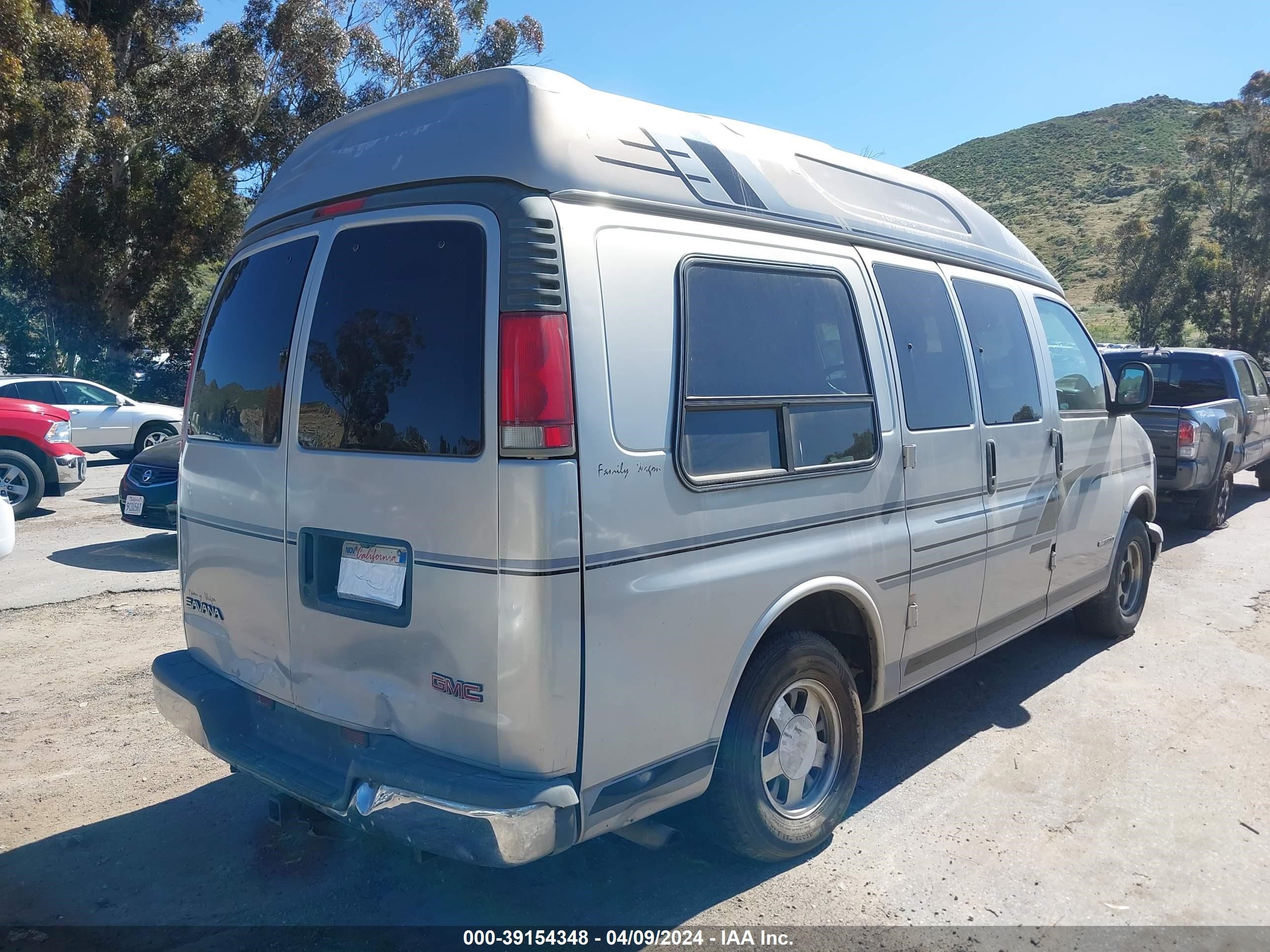 Photo 3 VIN: 1GDFG15R9W1081808 - GMC SAVANA 