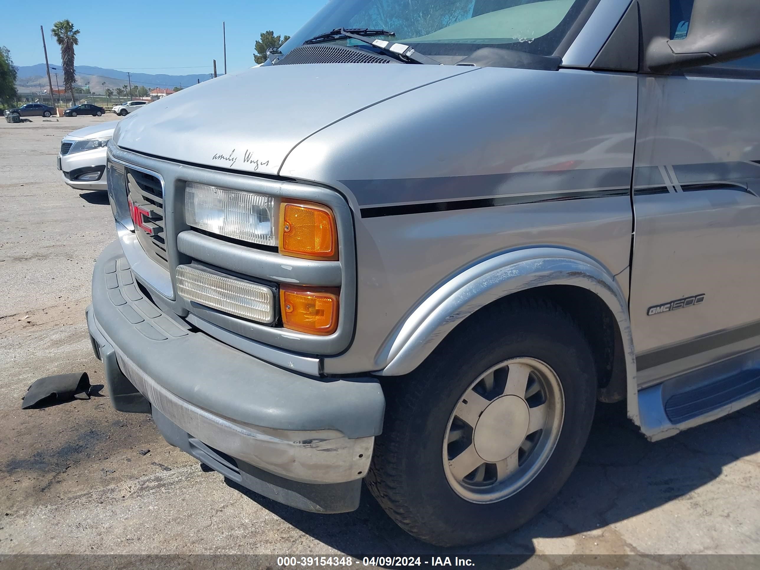 Photo 5 VIN: 1GDFG15R9W1081808 - GMC SAVANA 