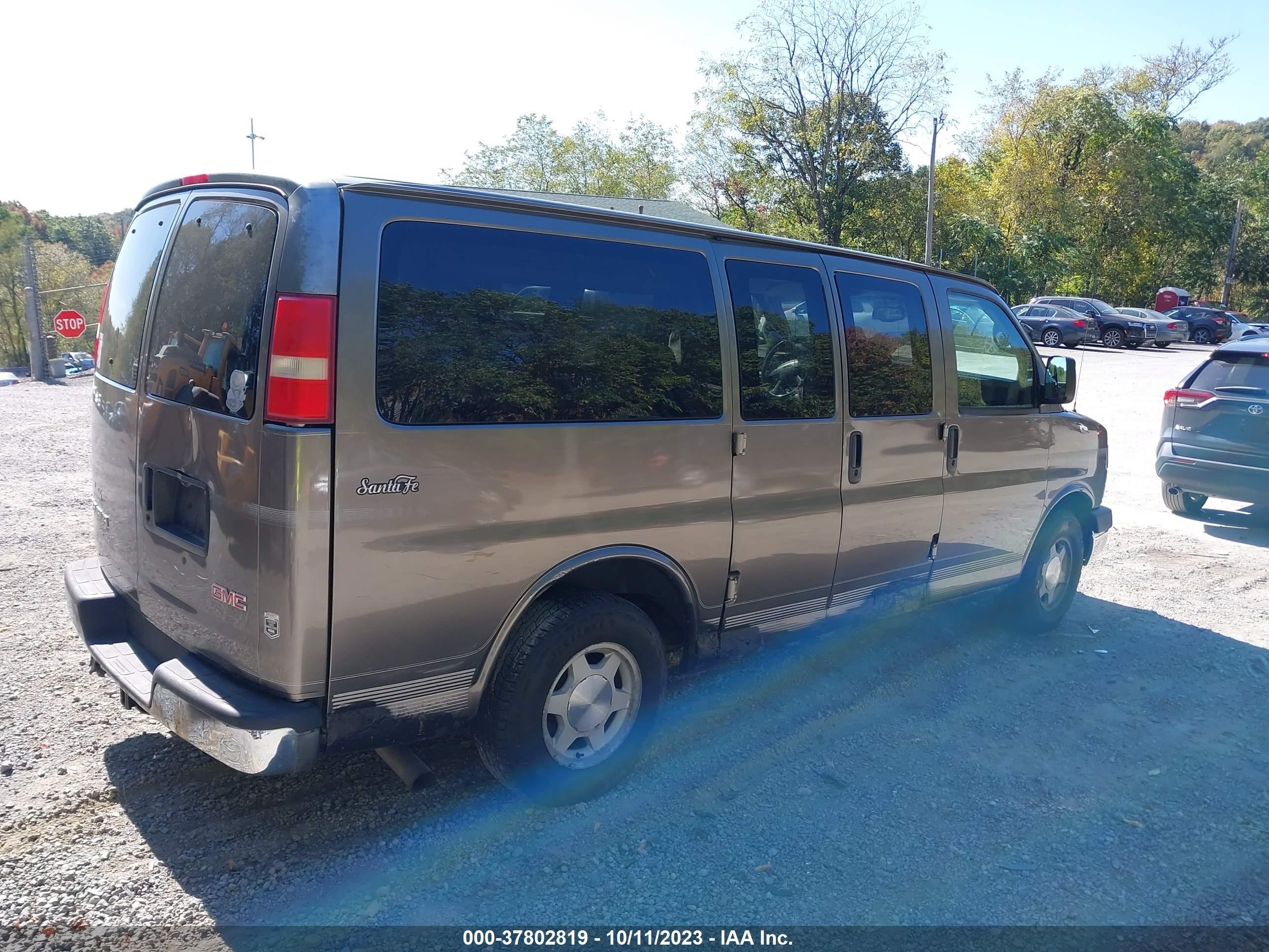 Photo 3 VIN: 1GDFG15T451253981 - GMC SAVANA 