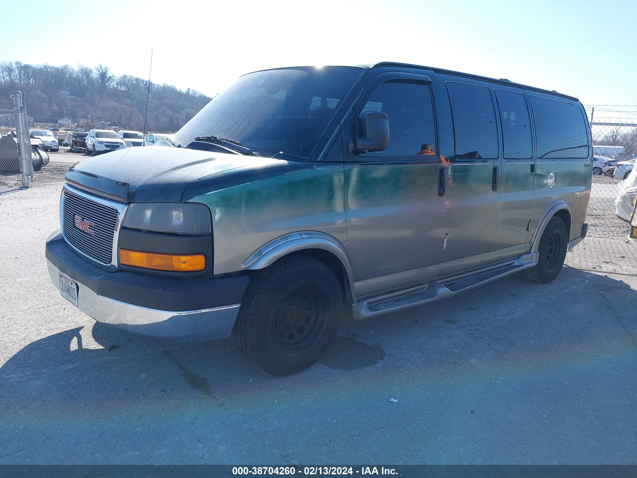 Photo 1 VIN: 1GDFG15T941208355 - GMC SAVANA 