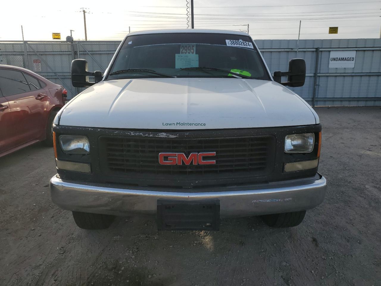 Photo 4 VIN: 1GDGC24R0YF492320 - GMC SIERRA 