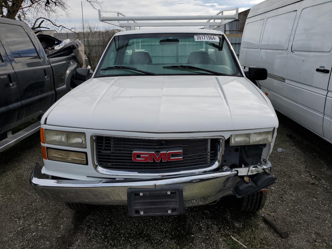 Photo 4 VIN: 1GDGC34R7YF414753 - GMC SIERRA 