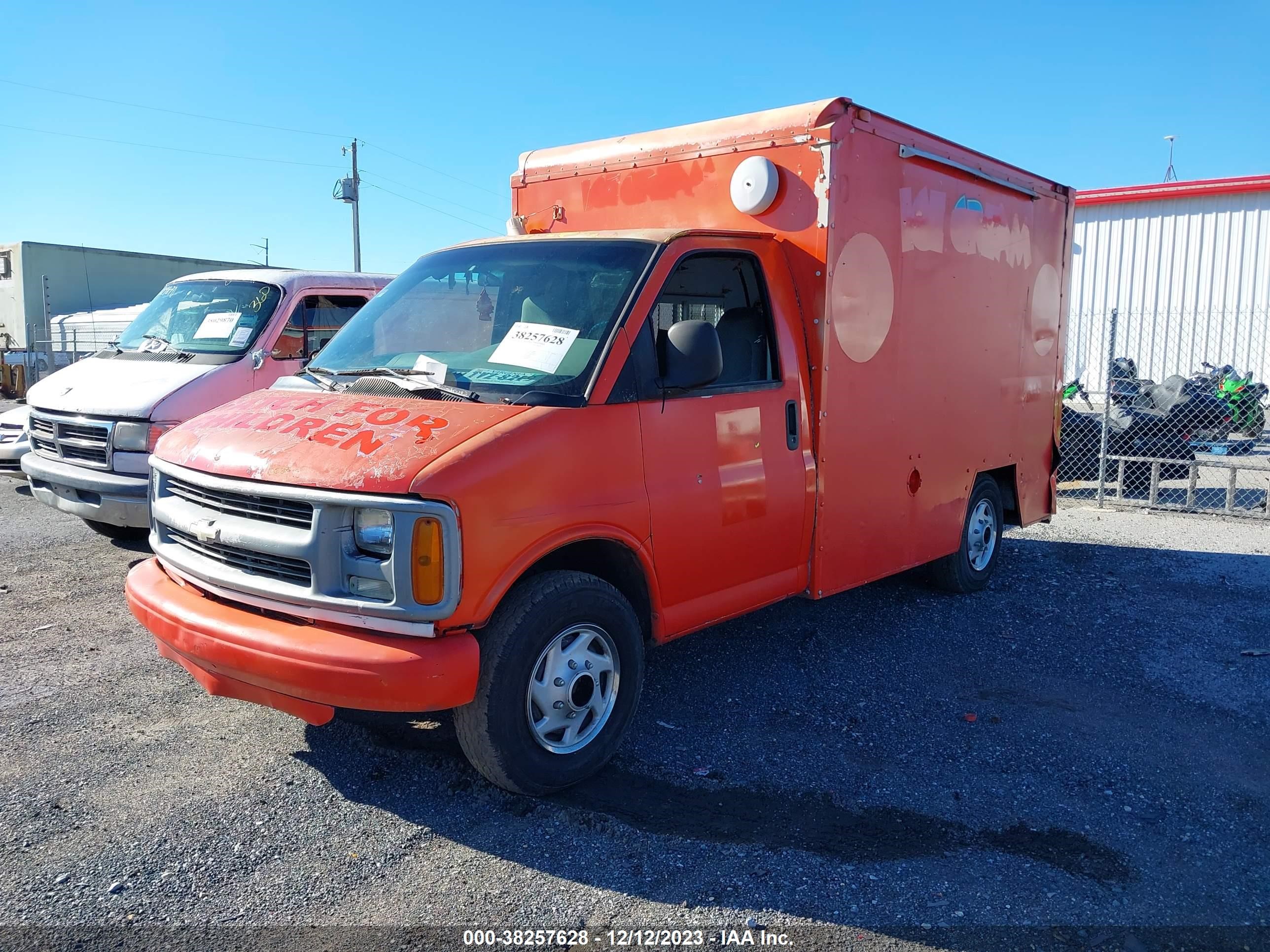 Photo 1 VIN: 1GDGG31W4V1038455 - GMC SAVANA 