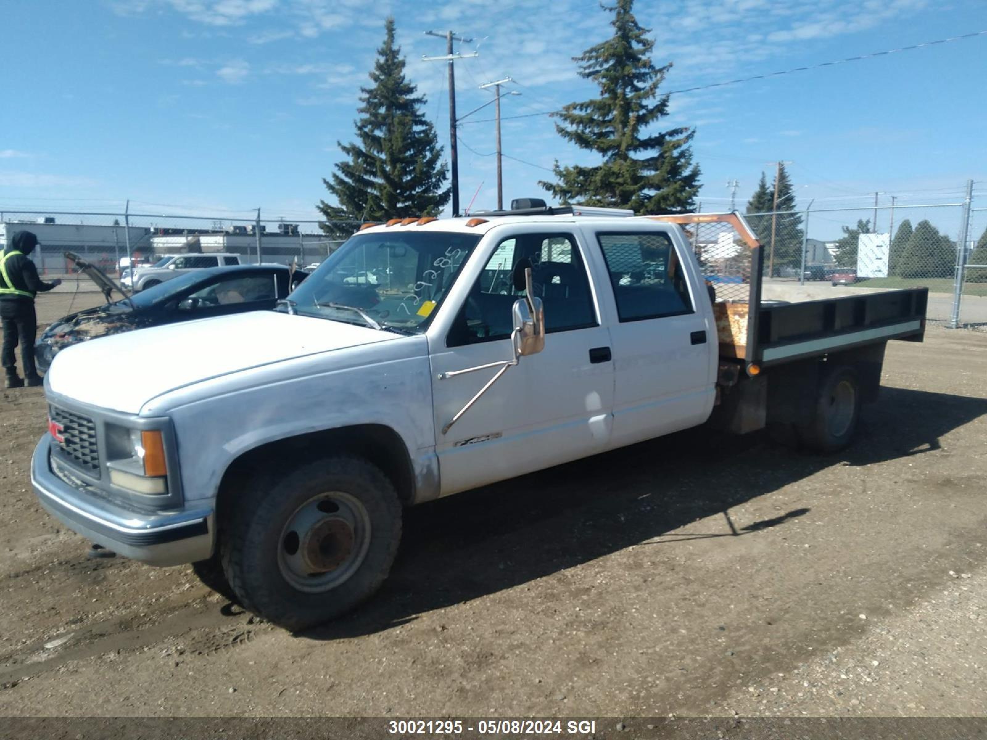 Photo 1 VIN: 1GDHC33K9RJ729285 - GMC SIERRA 