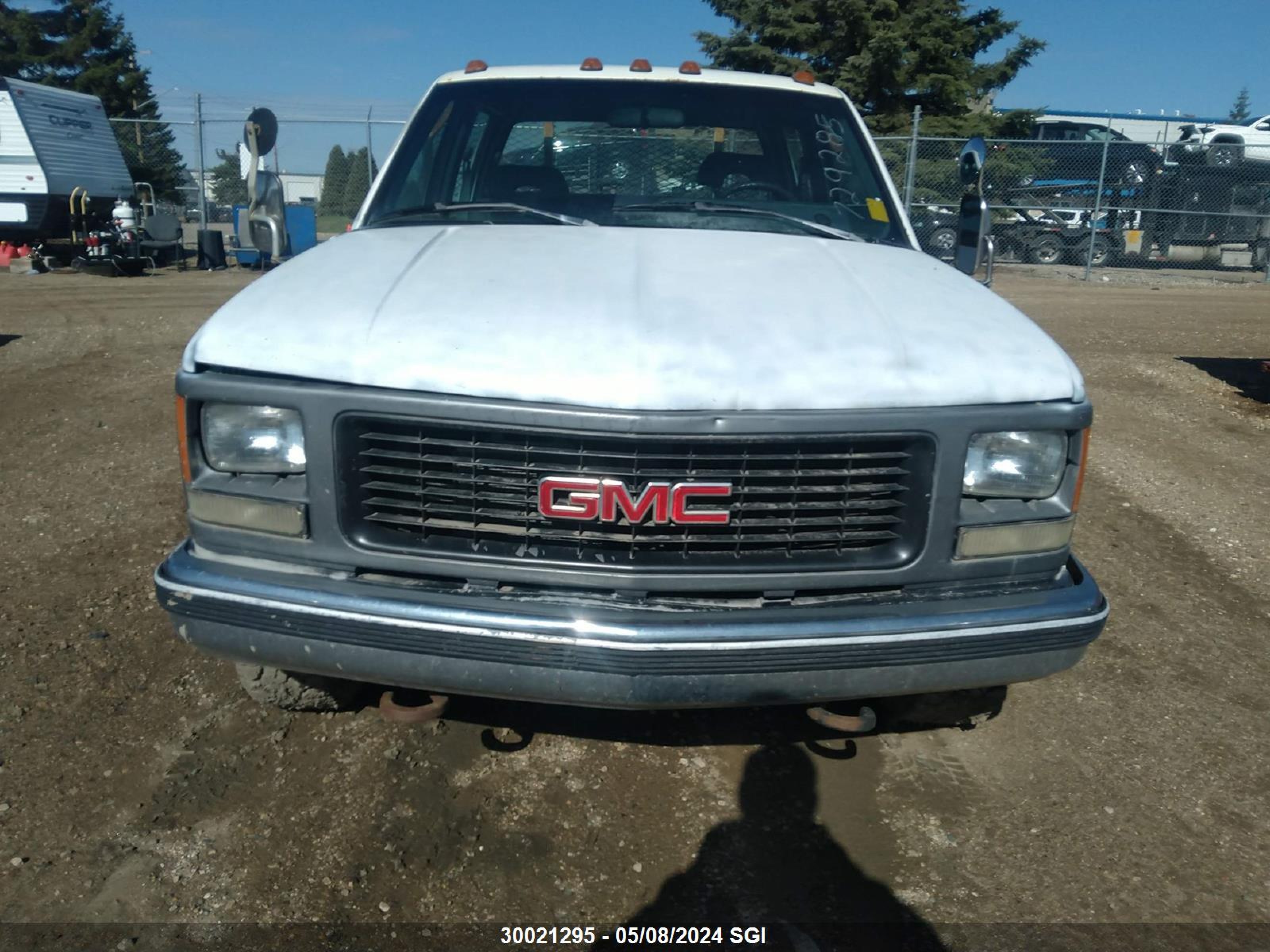 Photo 11 VIN: 1GDHC33K9RJ729285 - GMC SIERRA 