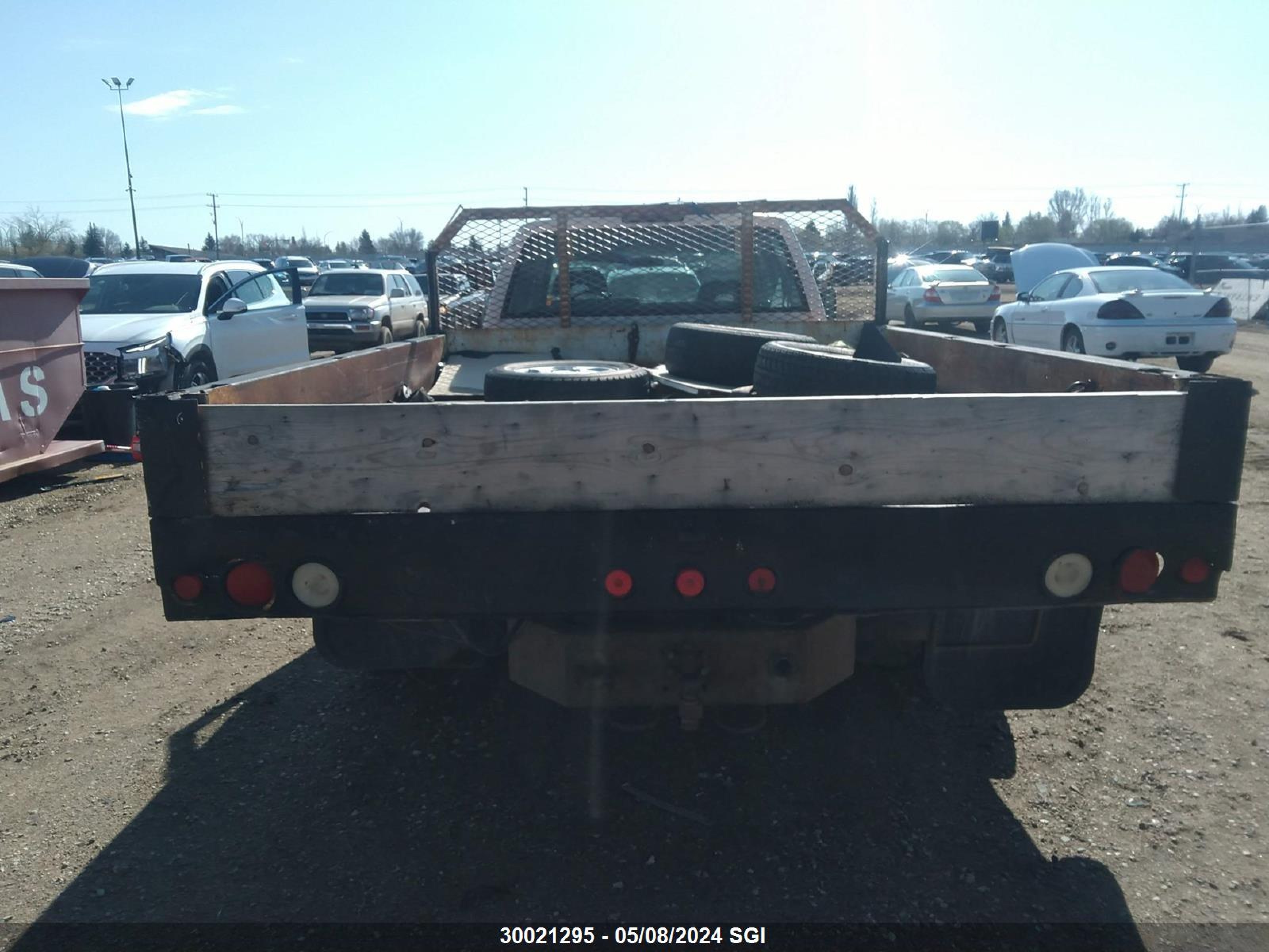 Photo 15 VIN: 1GDHC33K9RJ729285 - GMC SIERRA 