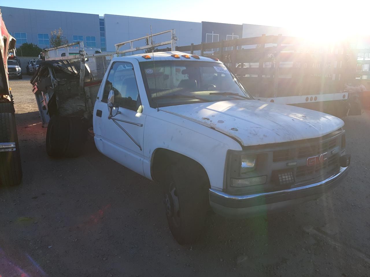 Photo 3 VIN: 1GDHC34F7VF012849 - GMC SIERRA 