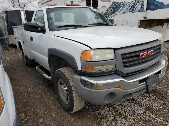 Photo 3 VIN: 1GDHK24U34E392353 - GMC SIERRA 