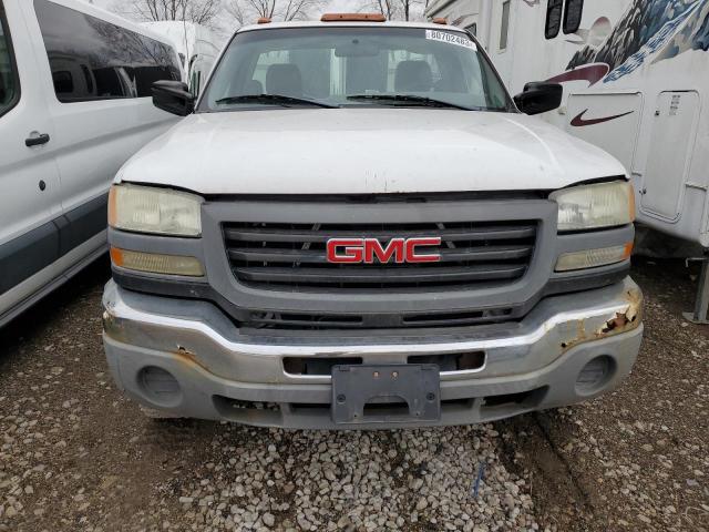 Photo 4 VIN: 1GDHK24U34E392353 - GMC SIERRA 