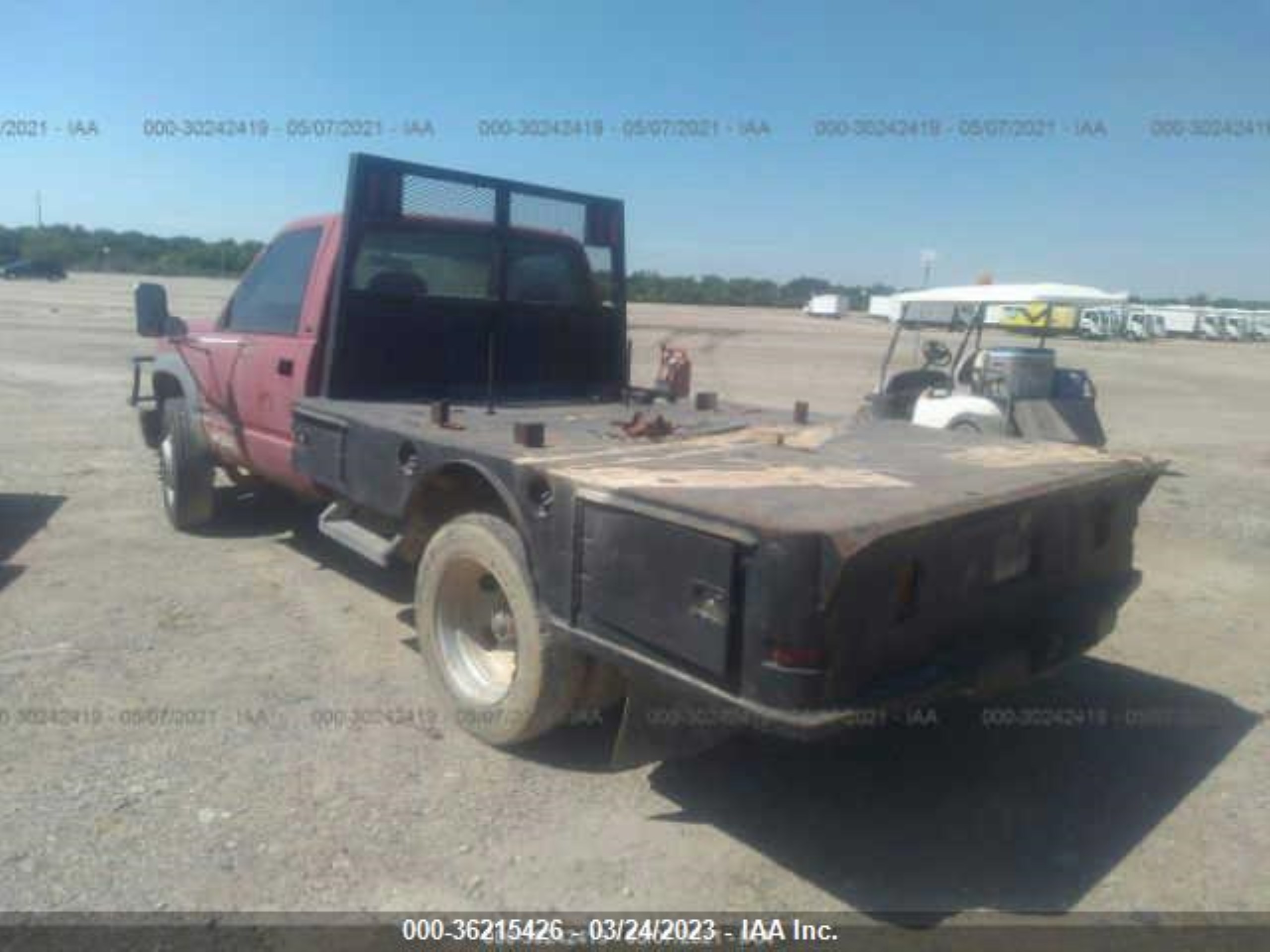 Photo 2 VIN: 1GDKC34J1WJ500252 - GMC SIERRA 