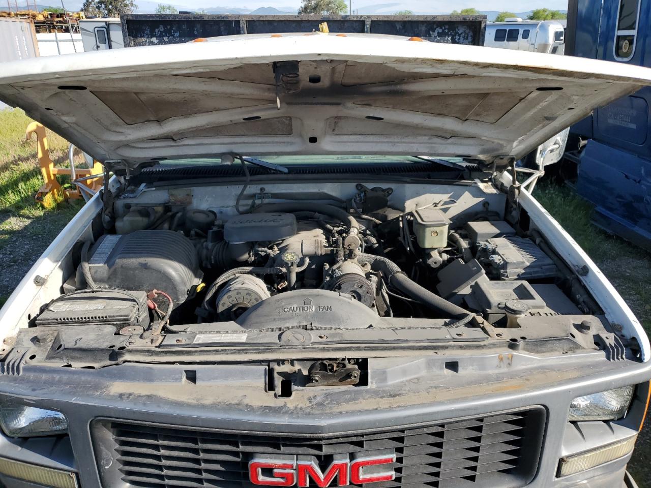 Photo 10 VIN: 1GDKC34J7TJ515883 - GMC SIERRA 