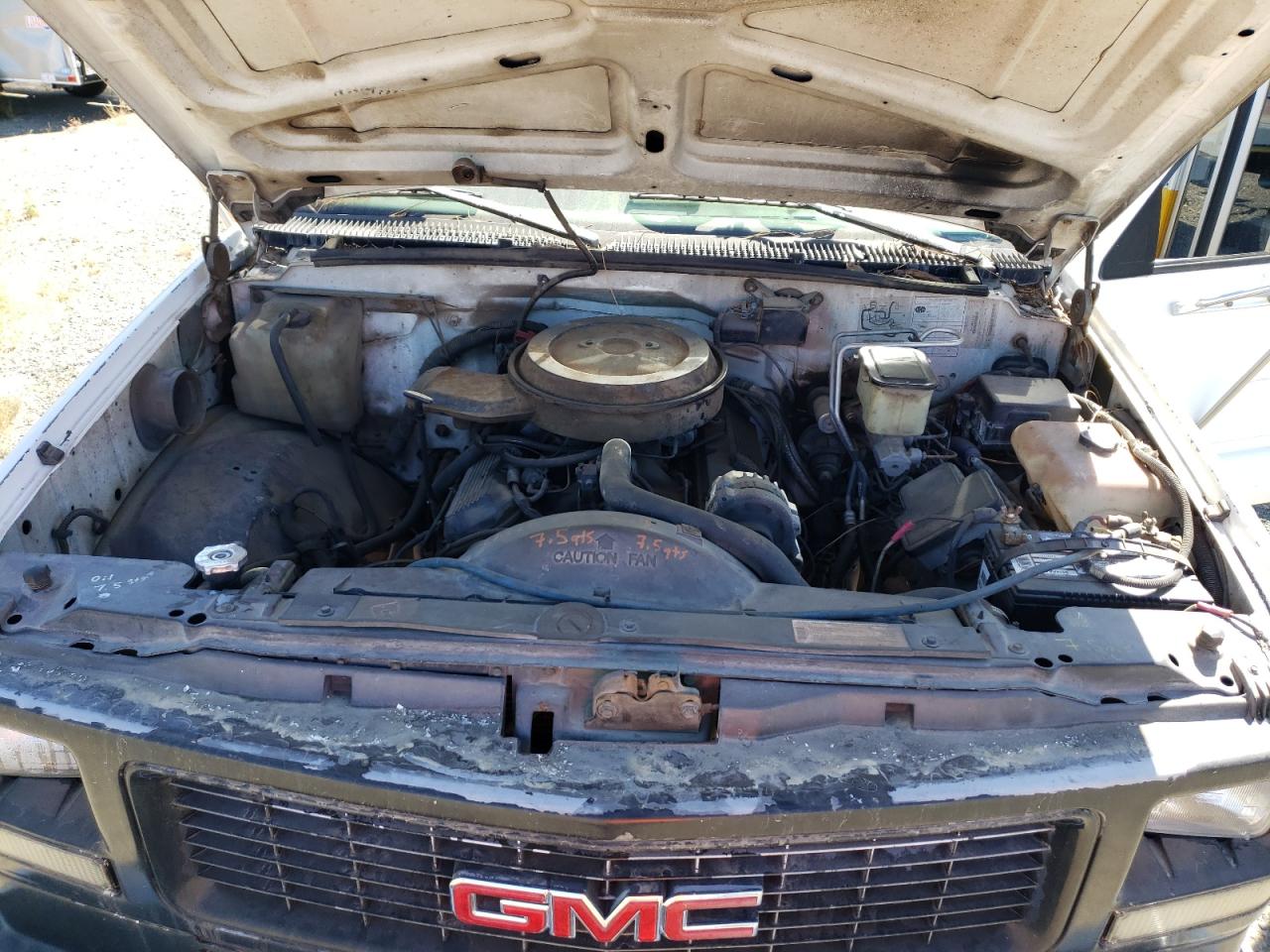 Photo 10 VIN: 1GDKC34NXSJ526037 - GMC SIERRA 