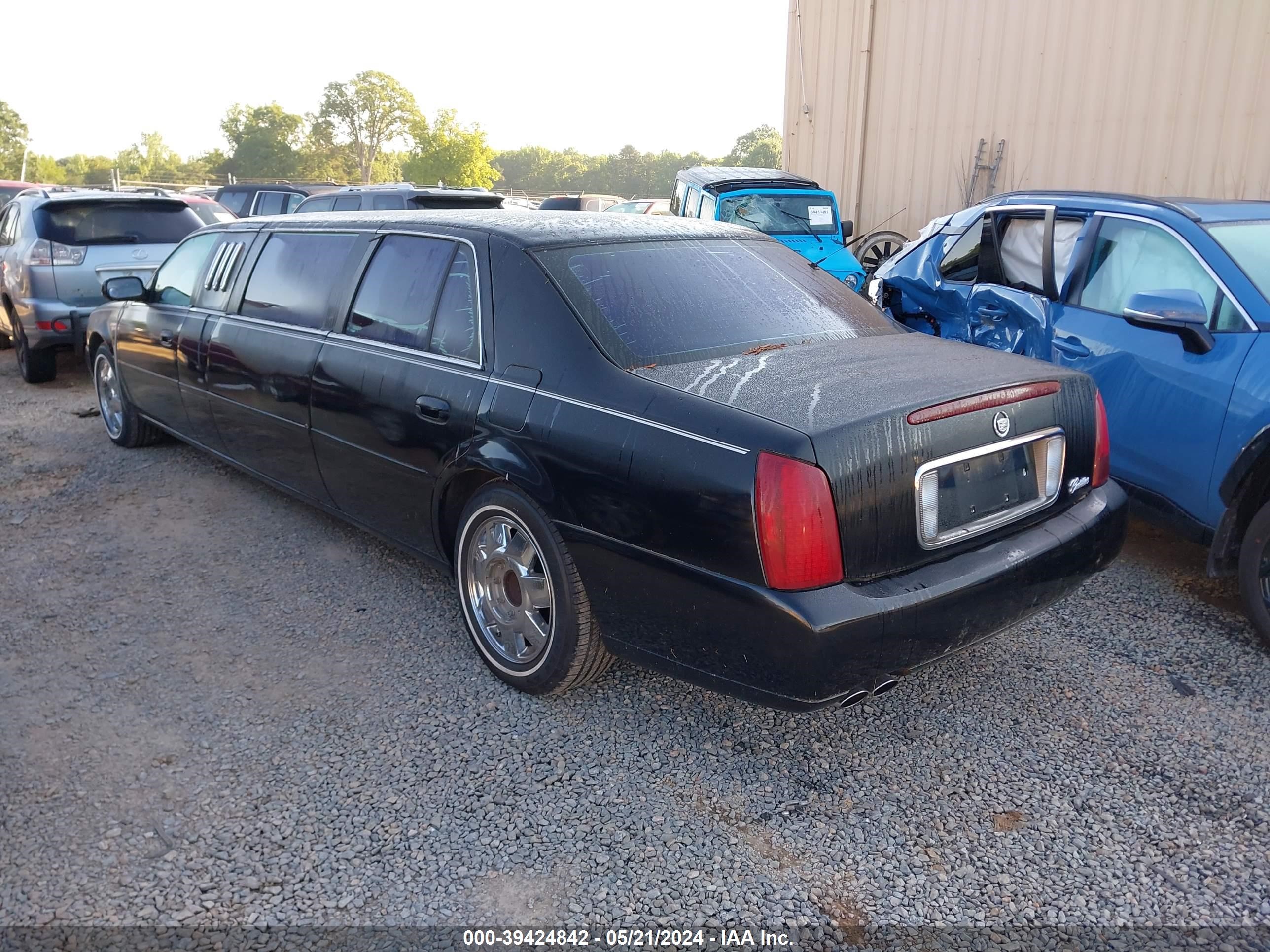 Photo 2 VIN: 1GEEH90Y02U550083 - CADILLAC DE VILLE 